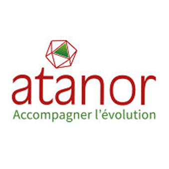 Logo d'Atanor avec une forme géométrique colorée et le slogan « Accompagner l'évolution ».}