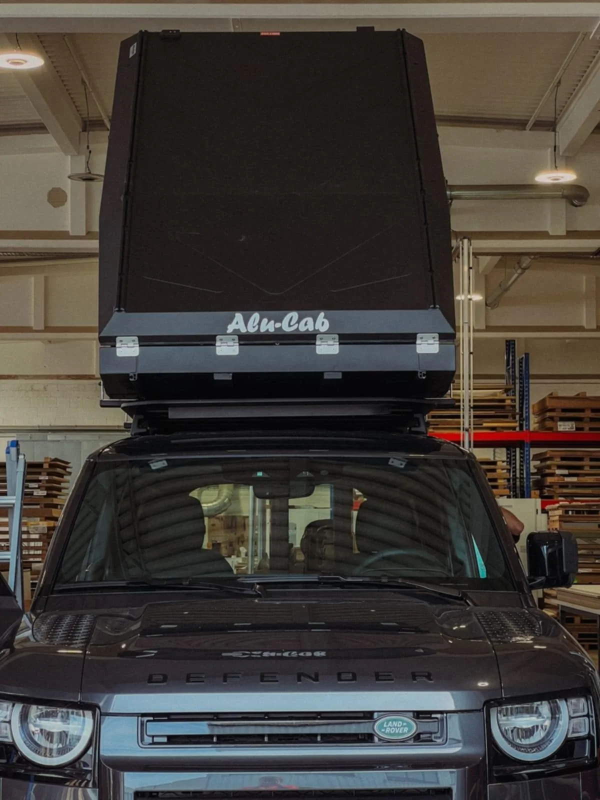 RT 03 Land Rover Defender