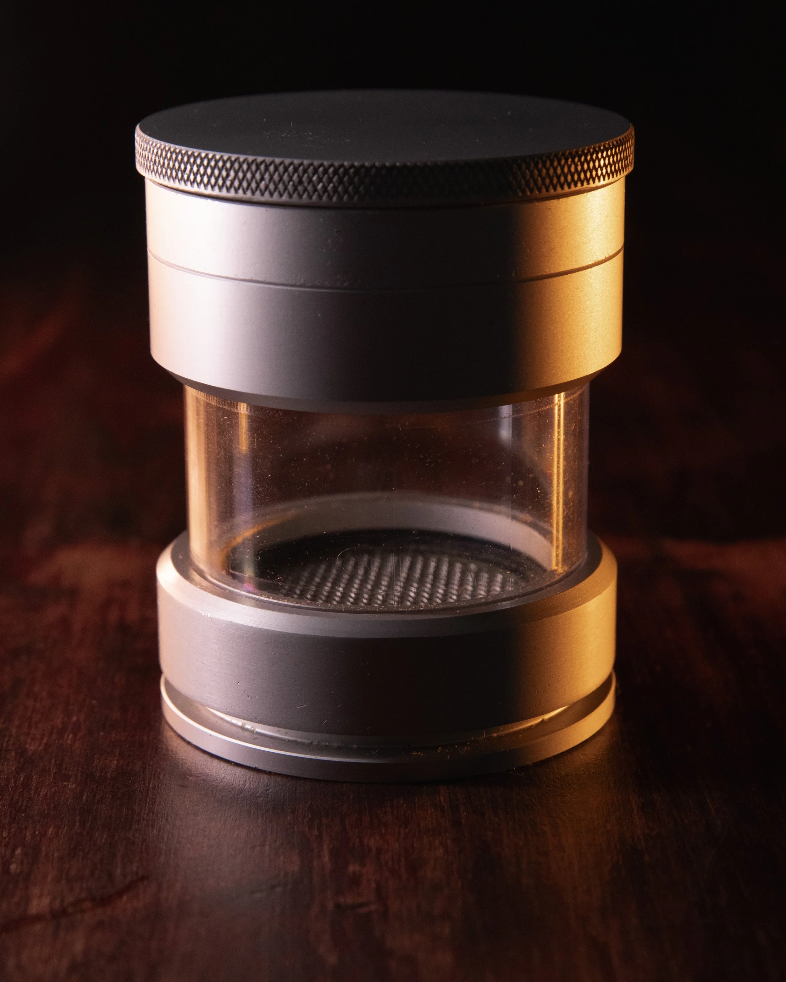 Grinder vooraanzicht schaduw.jpg