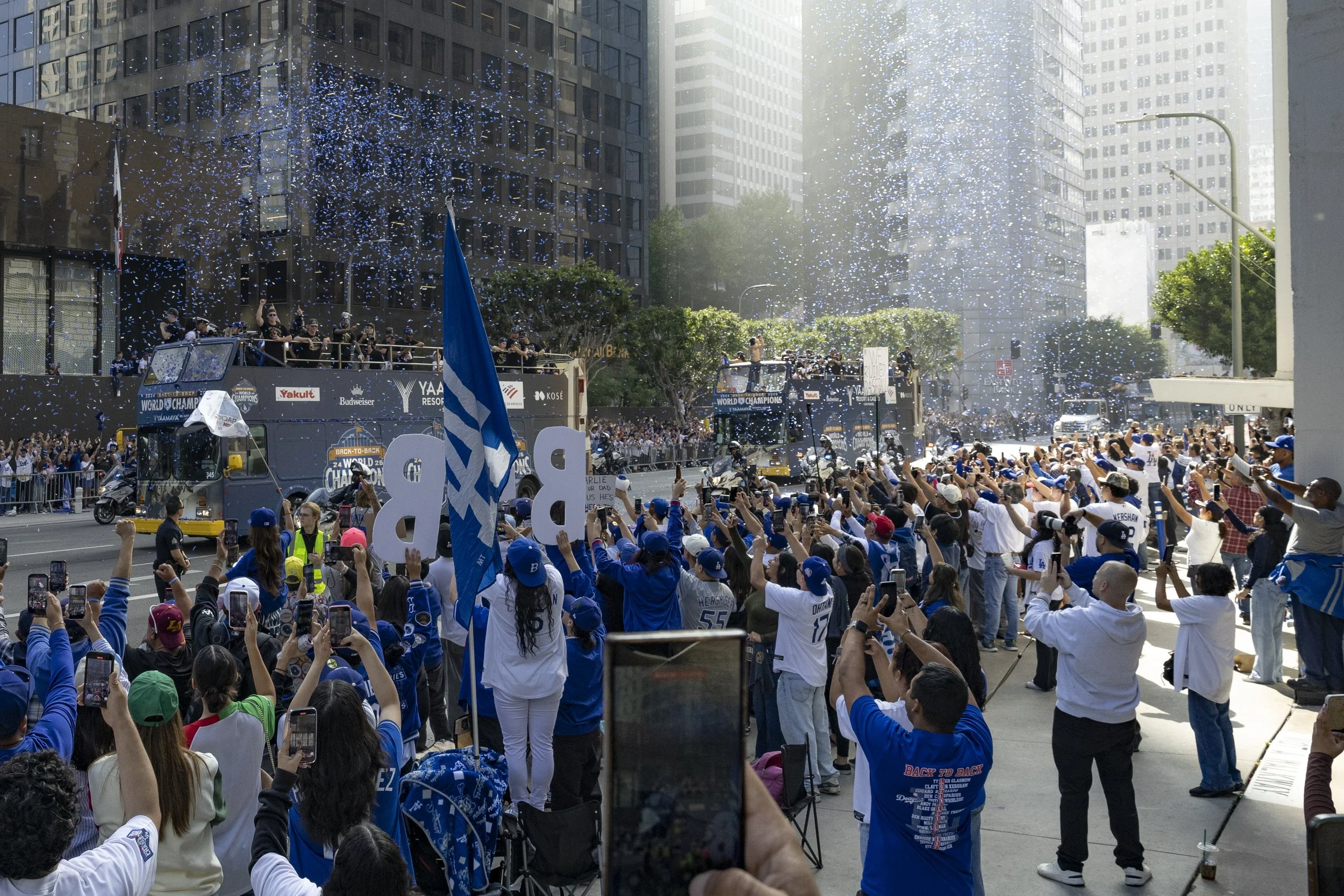 Crandall_Jake_Sports_Dodgers_WS_Parade-9520.jpg