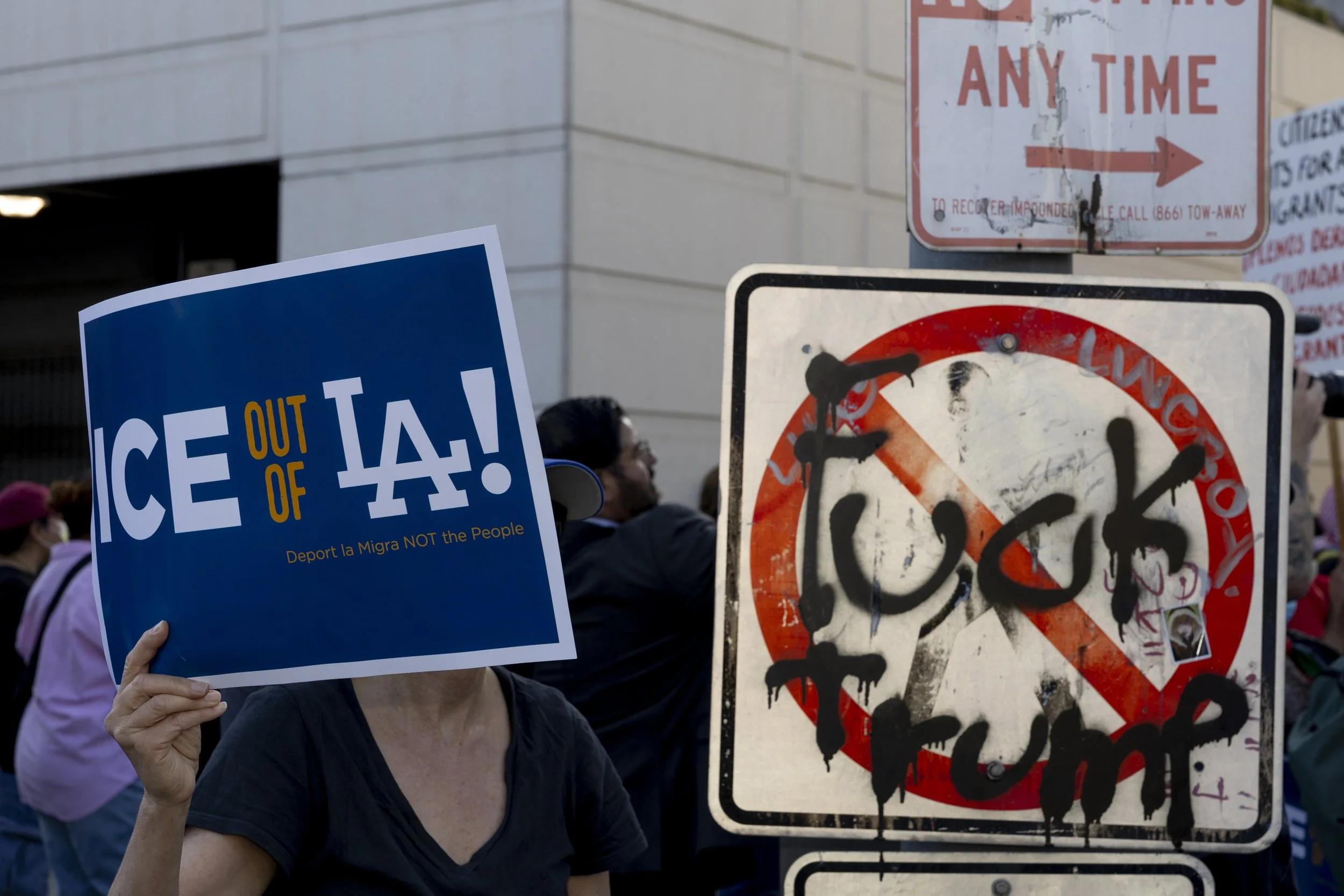 Crandall_Jake_news_ice_protest_6.6.25-0311.jpg