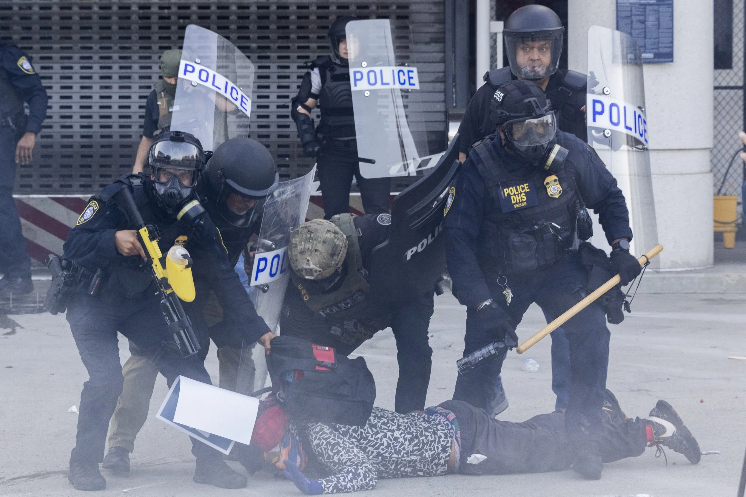 Crandall_Jake_news_ice_protest_6.6.25-0862.jpg