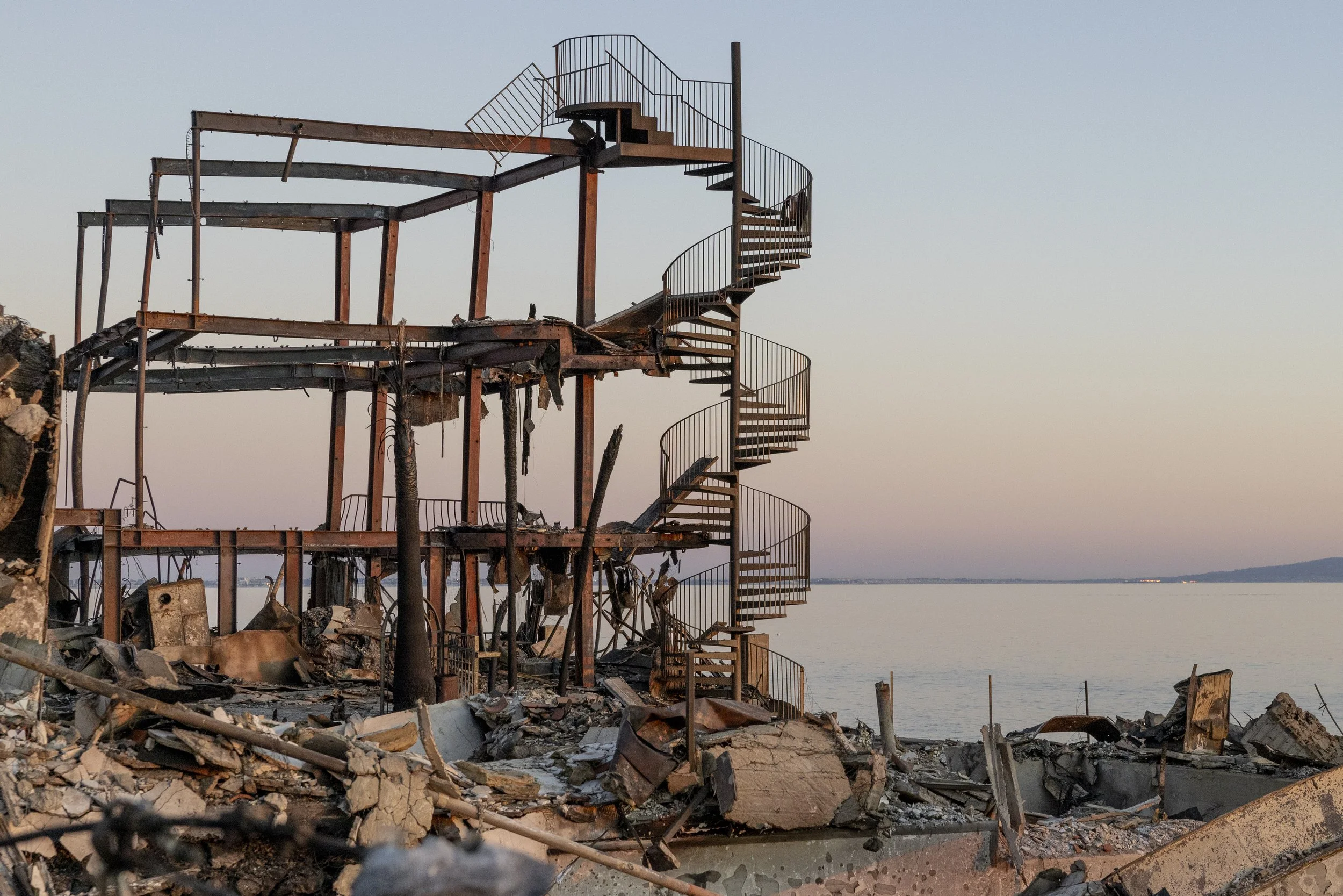 Crandall_Jake_Palisades_Fire_aftermath_1.14.15-13.jpg