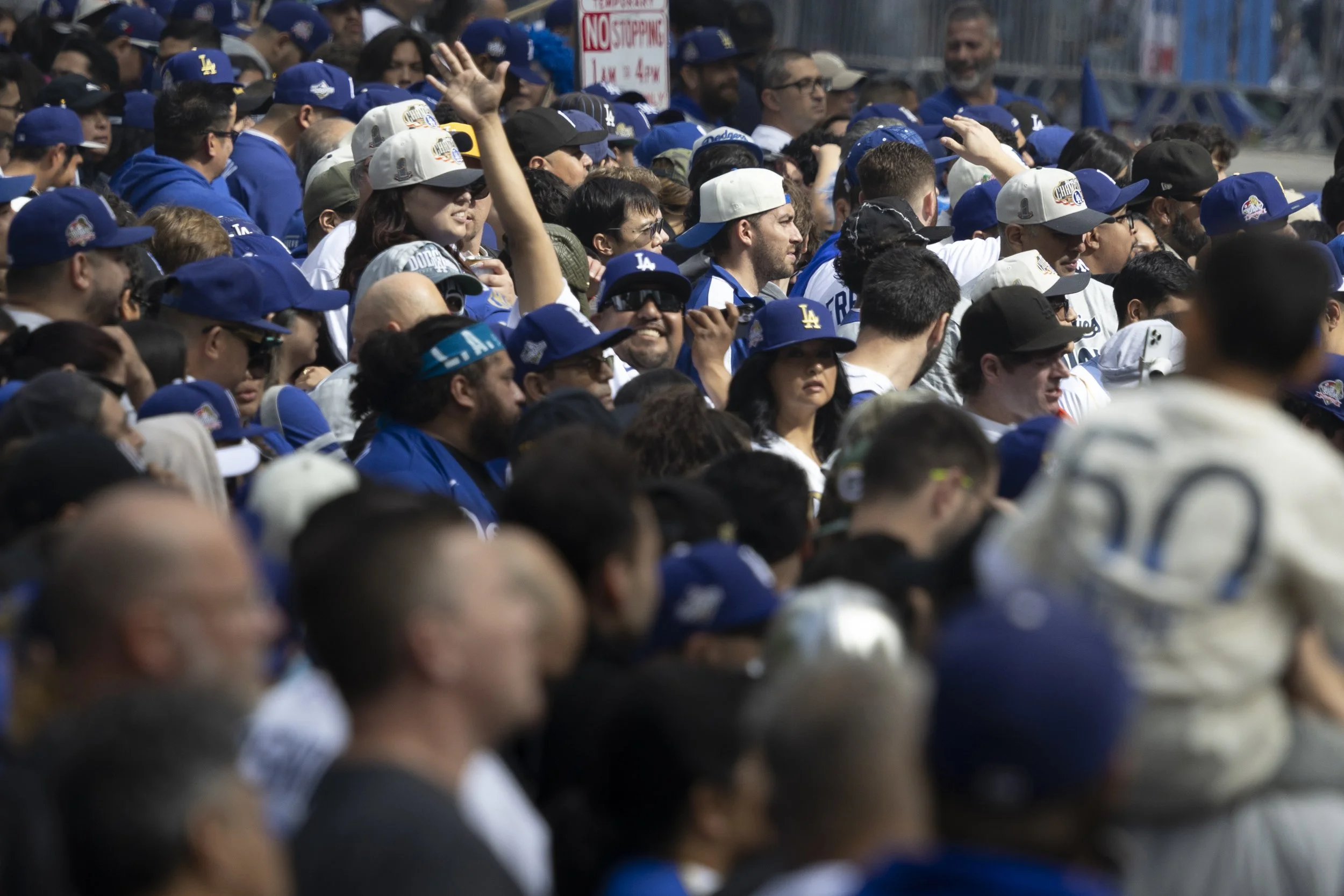 Crandall_Jake_Sports_Dodgers_WS_Parade-1460.jpg