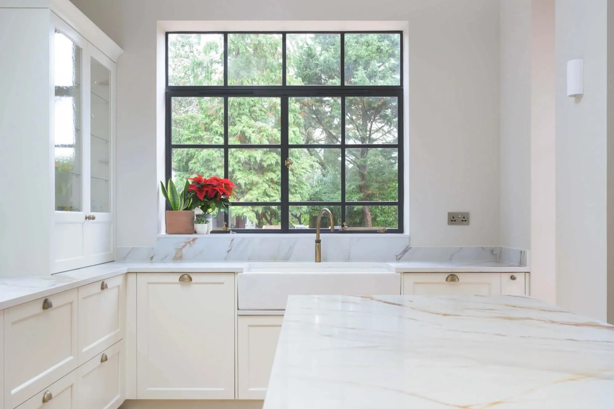 White & Oak Shaker Kitchen in Buckinghamshire 