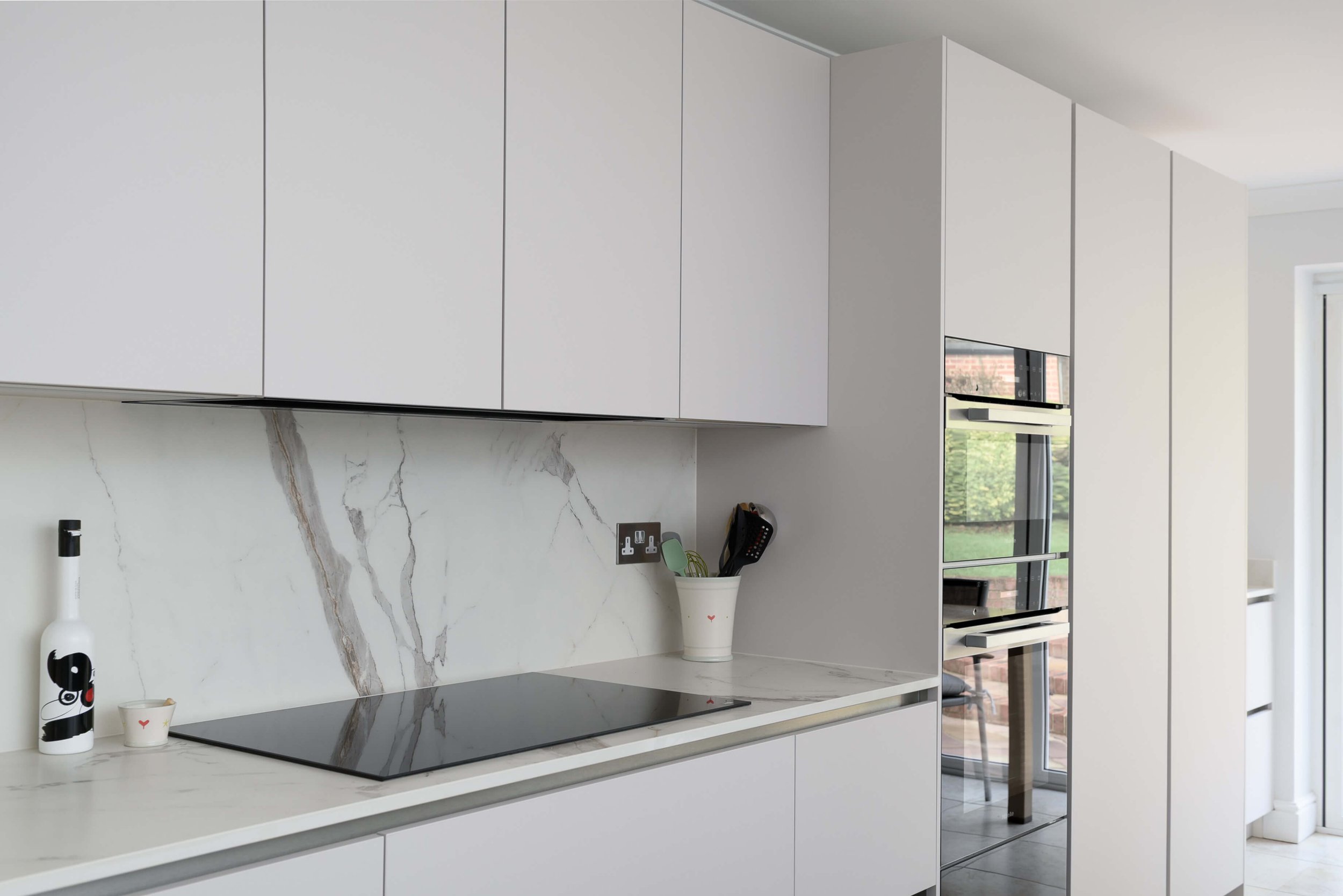 Blue & Taupe Handleless Kitchen in Buckinghamshire 