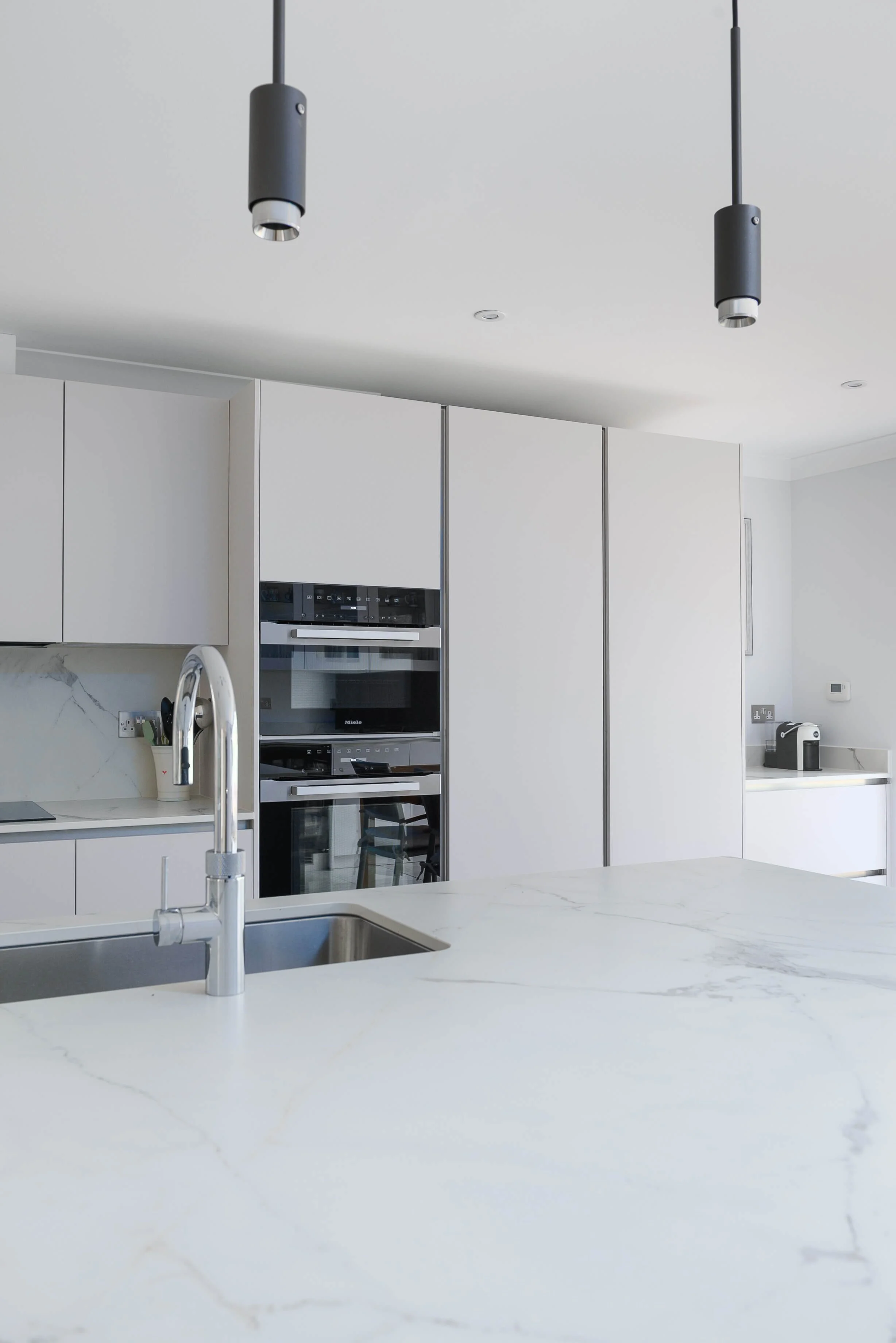 Blue & Taupe Handleless Kitchen in Buckinghamshire 