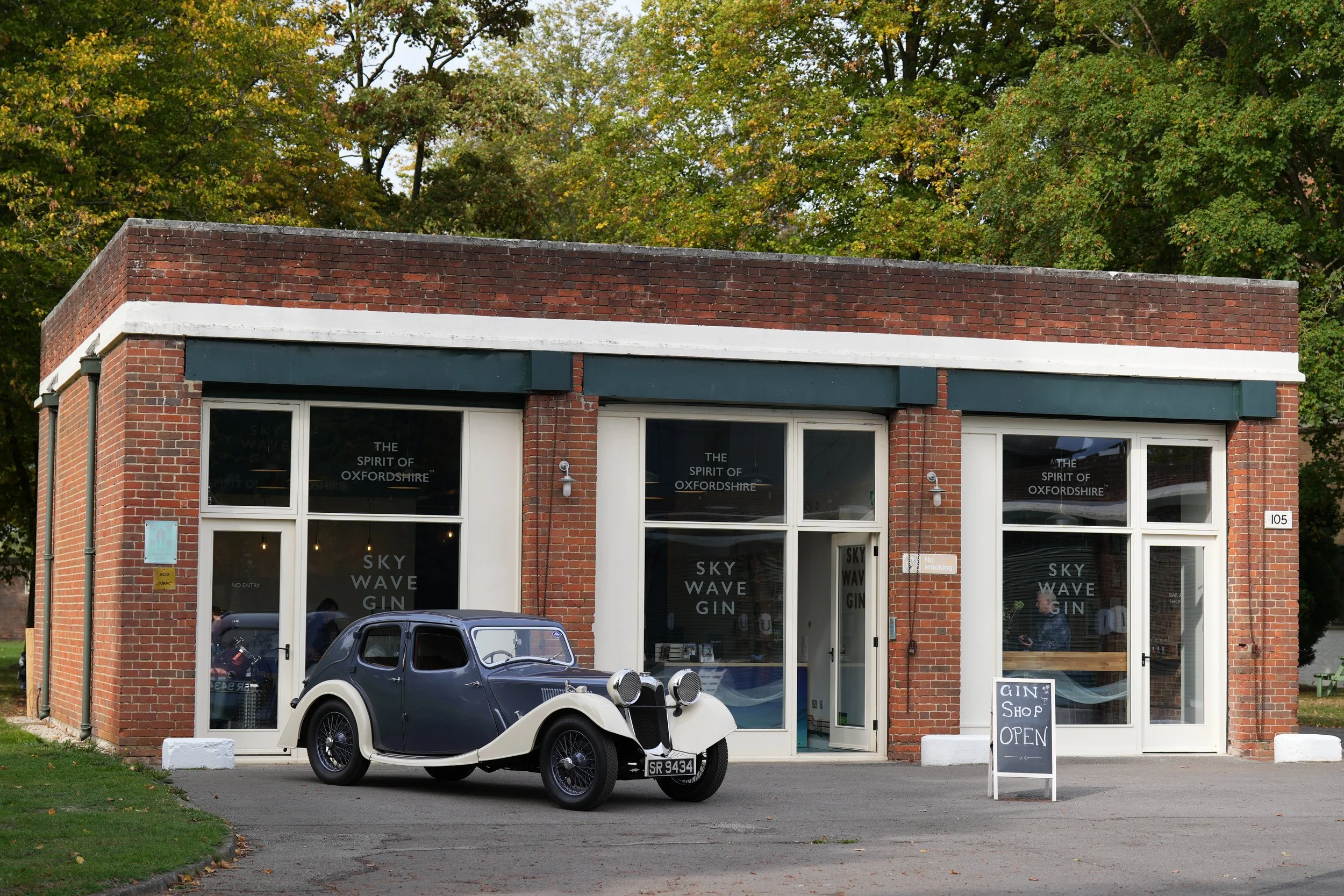 Sky Wave Gin Bar/Shop/ Distillery