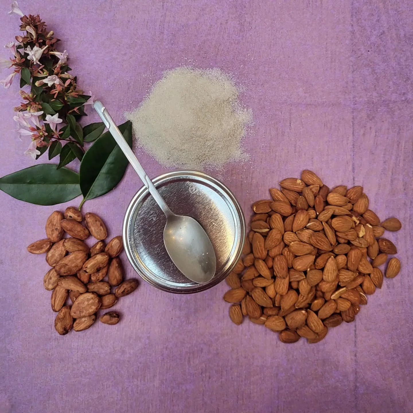 ✨ Voil&agrave; les quantit&eacute; exactes de ce que vous mangez quand vous engloutissez un pot de 200g de notre p&acirc;te &agrave; tartiner amande @lechocolilas :

🌰 120g d'amandes bio enti&egrave;res fran&ccedil;aises, en quantit&eacute; astronom
