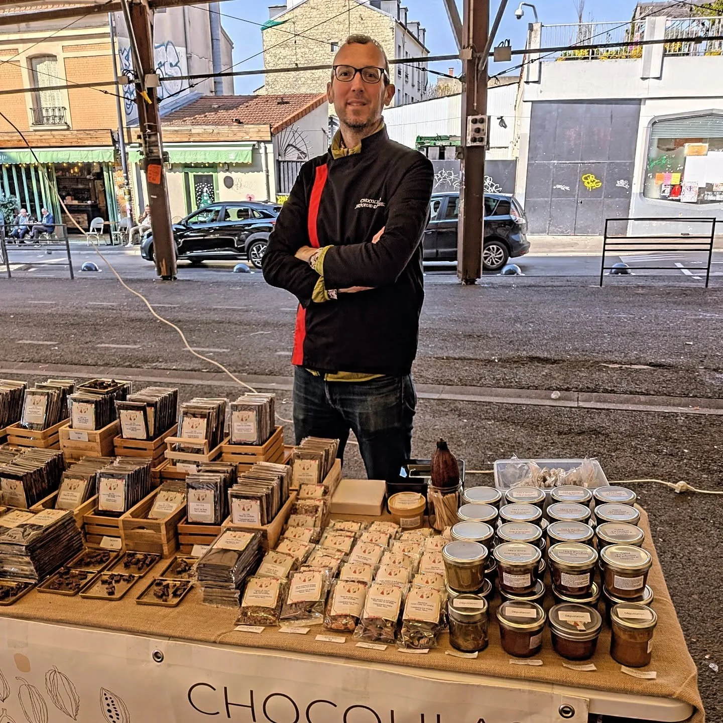 ☀️ Belle journ&eacute;e pour f&ecirc;ter le printemps avec @lechocolilas !

Retrouvez-nous aujourd&rsquo;hui, samedi 21 mars, pour notre premier march&eacute; &agrave; Montreuil 🌸

📍 Sous la halle de la Croix-de-Chavaux
🕚 De 11h &agrave; 19h

Une 