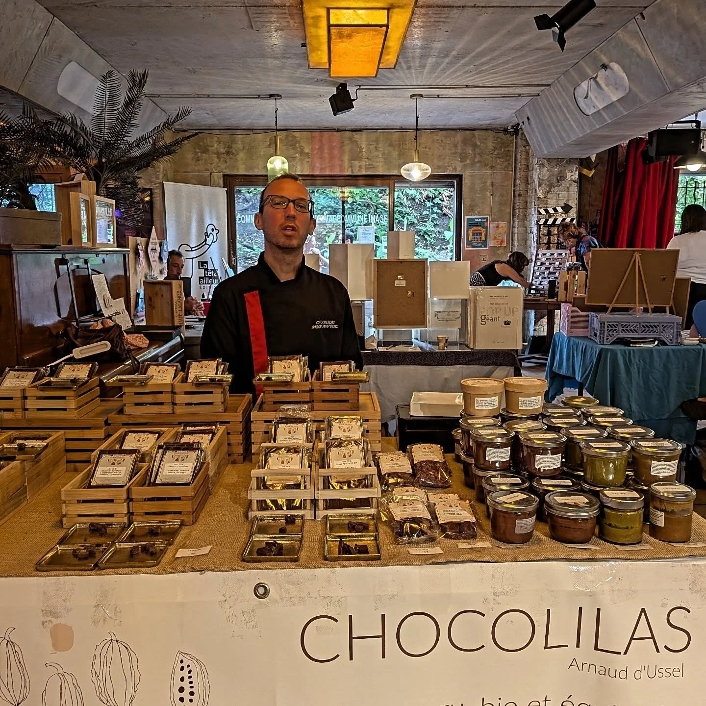 Dernier jour de march&eacute; &agrave; "Commune image" &agrave; Saint-Ouen !

Jusqu'&agrave; 18h, venez rencontrer les artisans du 93 et d&eacute;couvrir une belle s&eacute;lection de produits locaux et cr&eacute;atifs.

Vous y trouverez bi