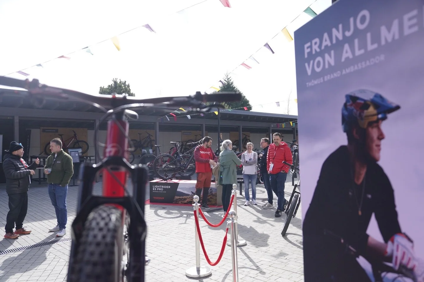 Valley-adventures an der Bike Expo von Th&ouml;mus

Vom 5.&ndash;8. M&auml;rz fand die Bike Expo bei Th&ouml;mus statt &ndash; und valley-adventures durfte am 6. und 7. M&auml;rz mit einem Stand dabei sein.

Wir durften viele spannende Gespr&auml;che