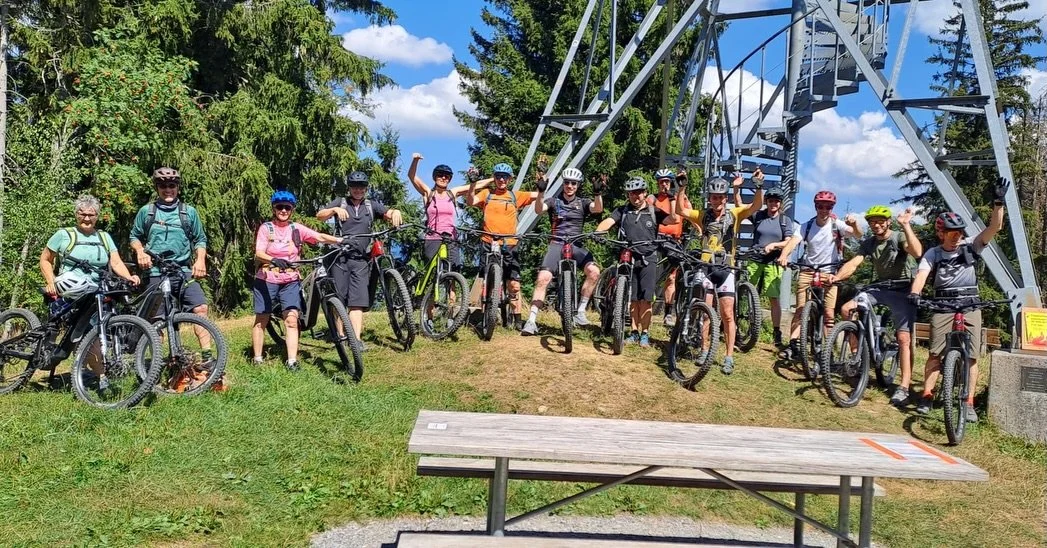 Was f&uuml;r ein toller Tag! 🚴&zwj;♀️☀️

Gemeinsam durften wir auf unserer E-Mountainbike Genusstour rund um Steffisburg einen wundersch&ouml;nen Tag geniessen.

Danke an alle, die dabei waren! Wir freuen uns schon aufs n&auml;chste gemeinsame Abent