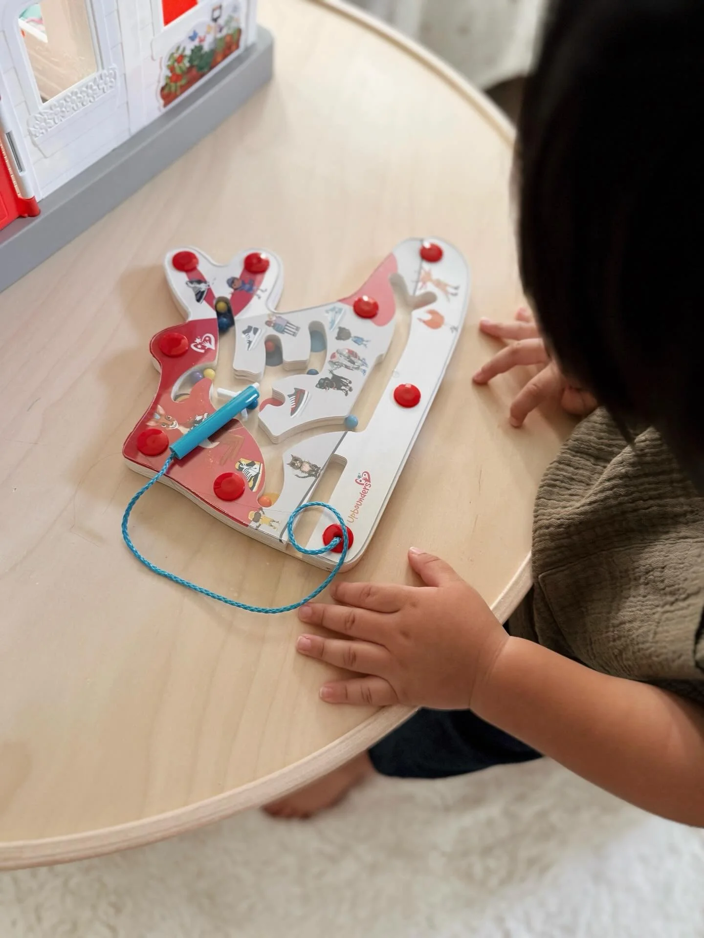 Little hands, big discoveries! 🧠✨ Upbounders Busy Boards turn playtime into learning time. @xng.yng 

#toddler #mom #play #playtime #montessori