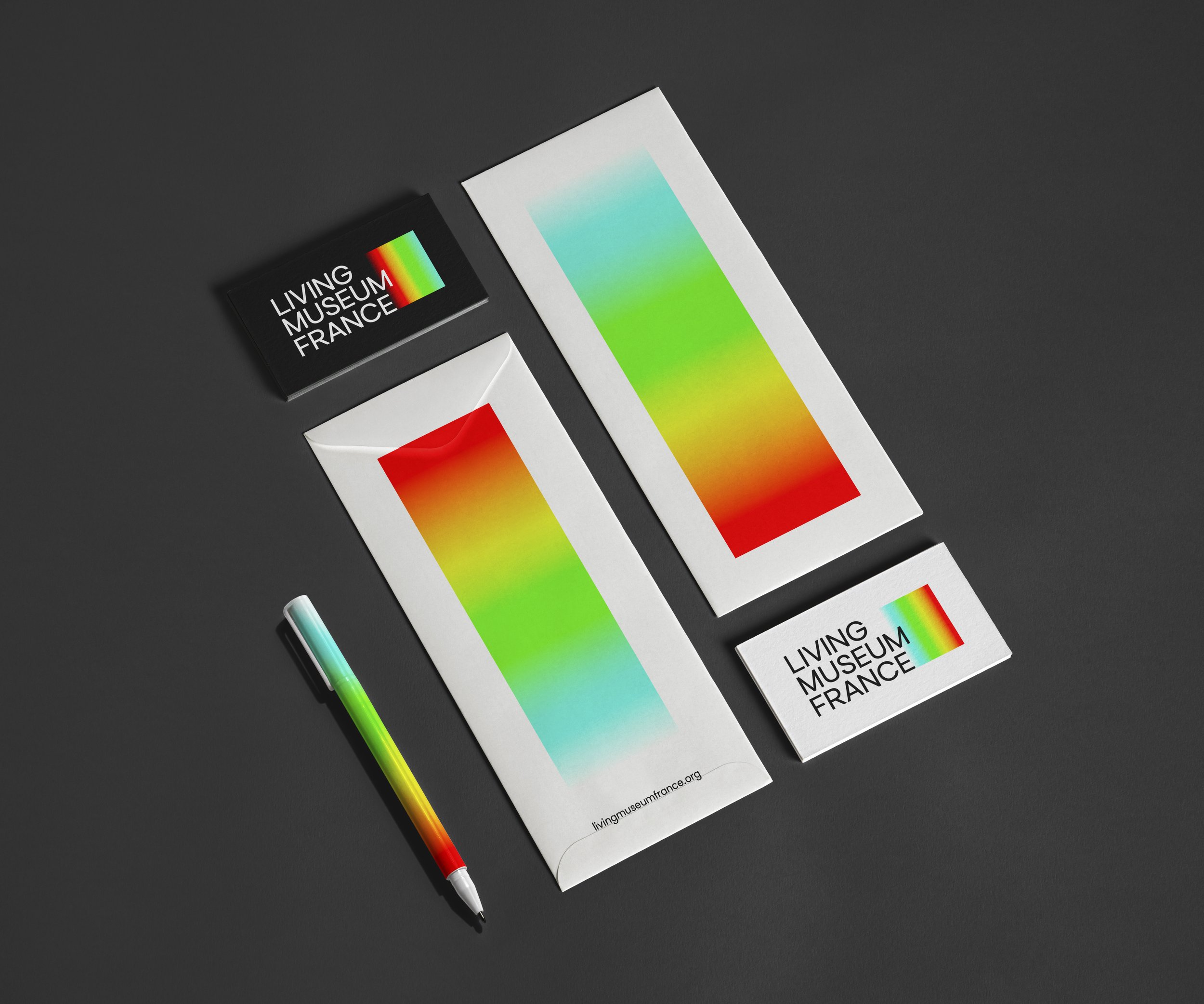 Coin-Envelope-Stationery-Set-Free-psd-Mockup.jpg
