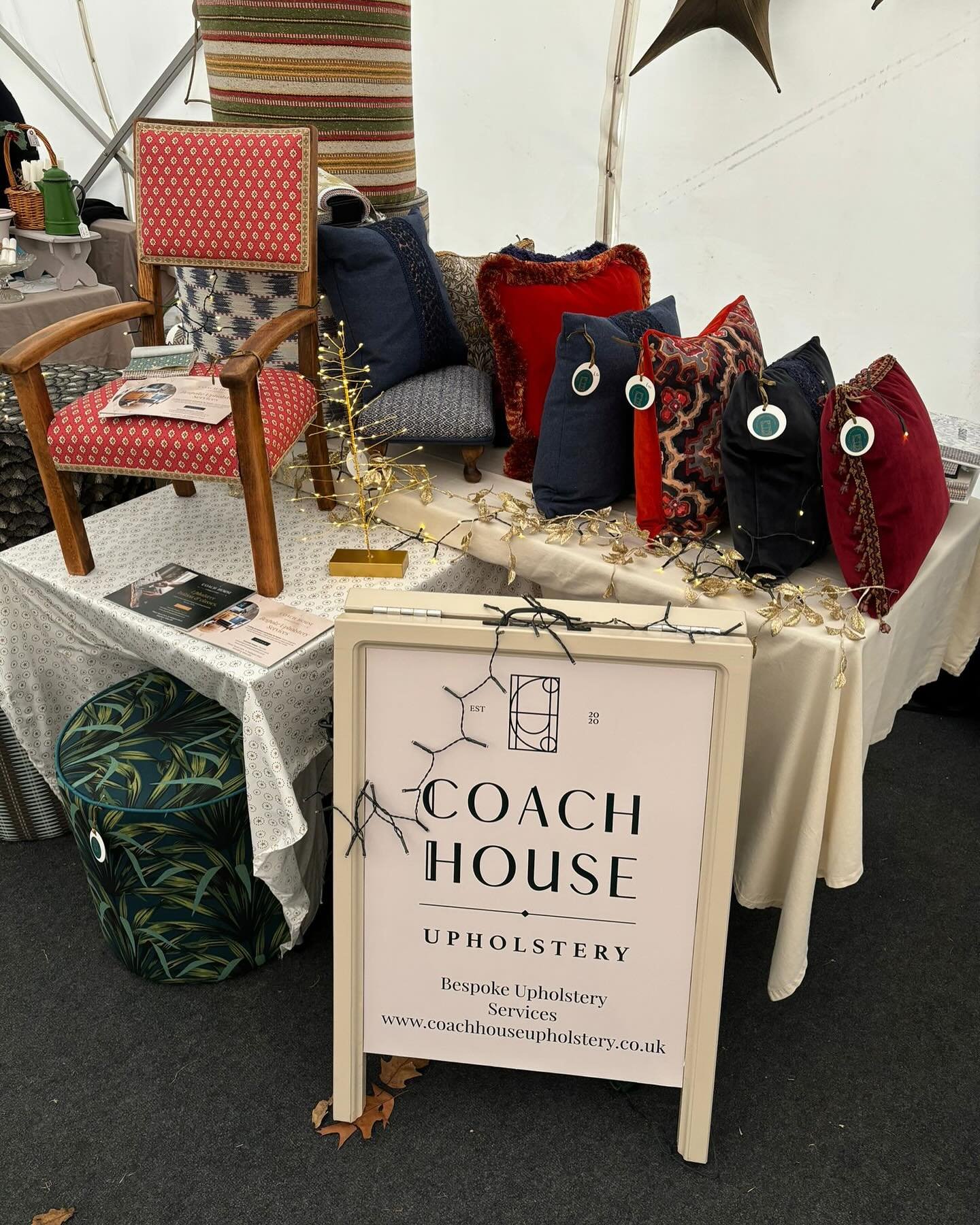 ⭐️ Fabulous weekend at @mylittlevintageshops Vintage and Handmade Fair at @turveyhouse.

🙏 Thank you to the brilliant Julia and her team and to all the lovely customers and fellow stall holders for making it such an enjoyable event. 

Able assistant