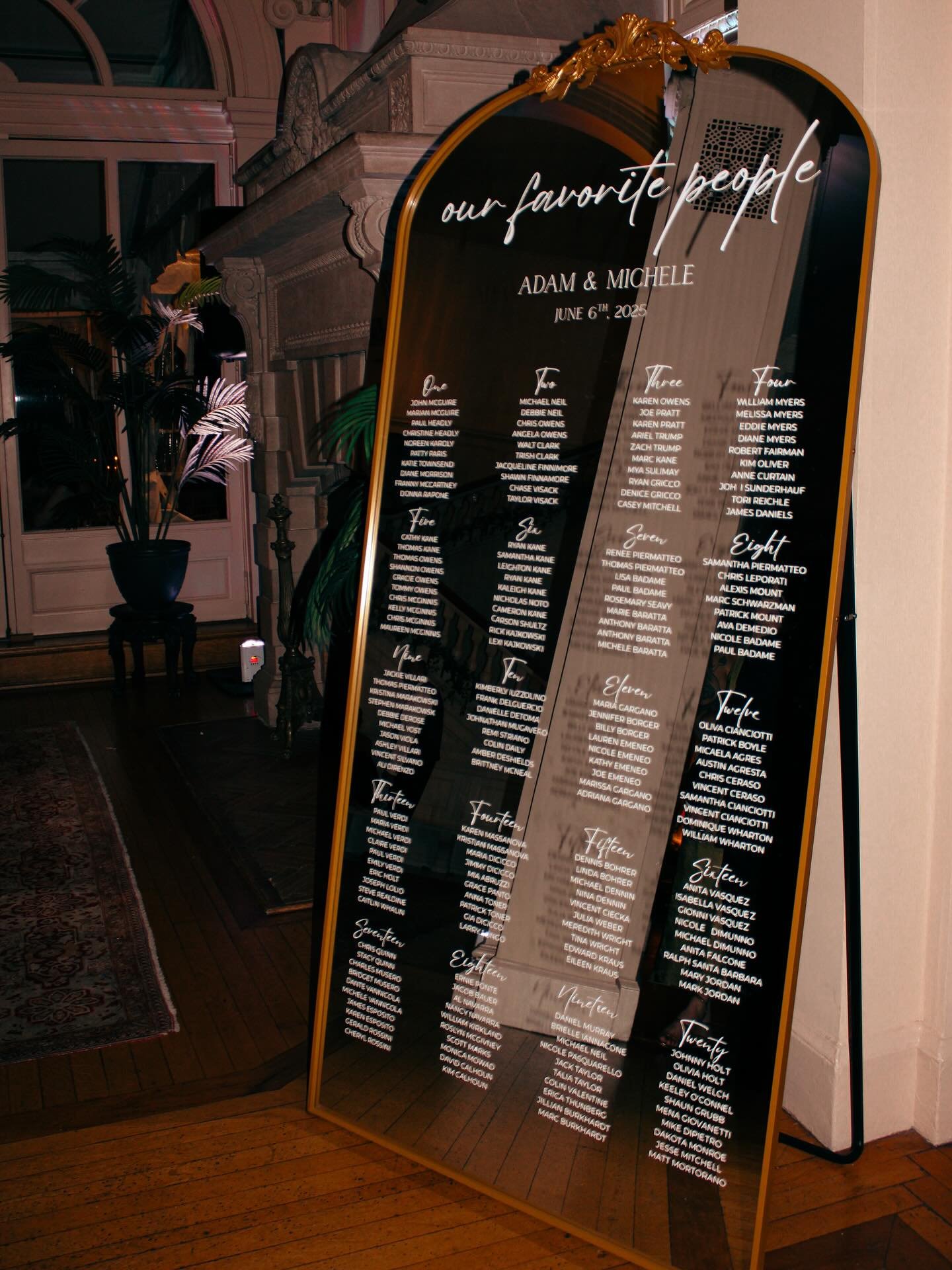 𝓢𝓲𝓶𝓹𝓵𝔂 𝓽𝓲𝓶𝓮𝓵𝓮𝓼𝓼 🪞
#seatingchart #seatingchartideas #weddingdecor #weddingdecorator #eventstylist #eventstyling #2025brides #2025bride #2025weddings #southjerseyweddings #phillywedding #phillyweddings #seatingchartideas #seatingcharts