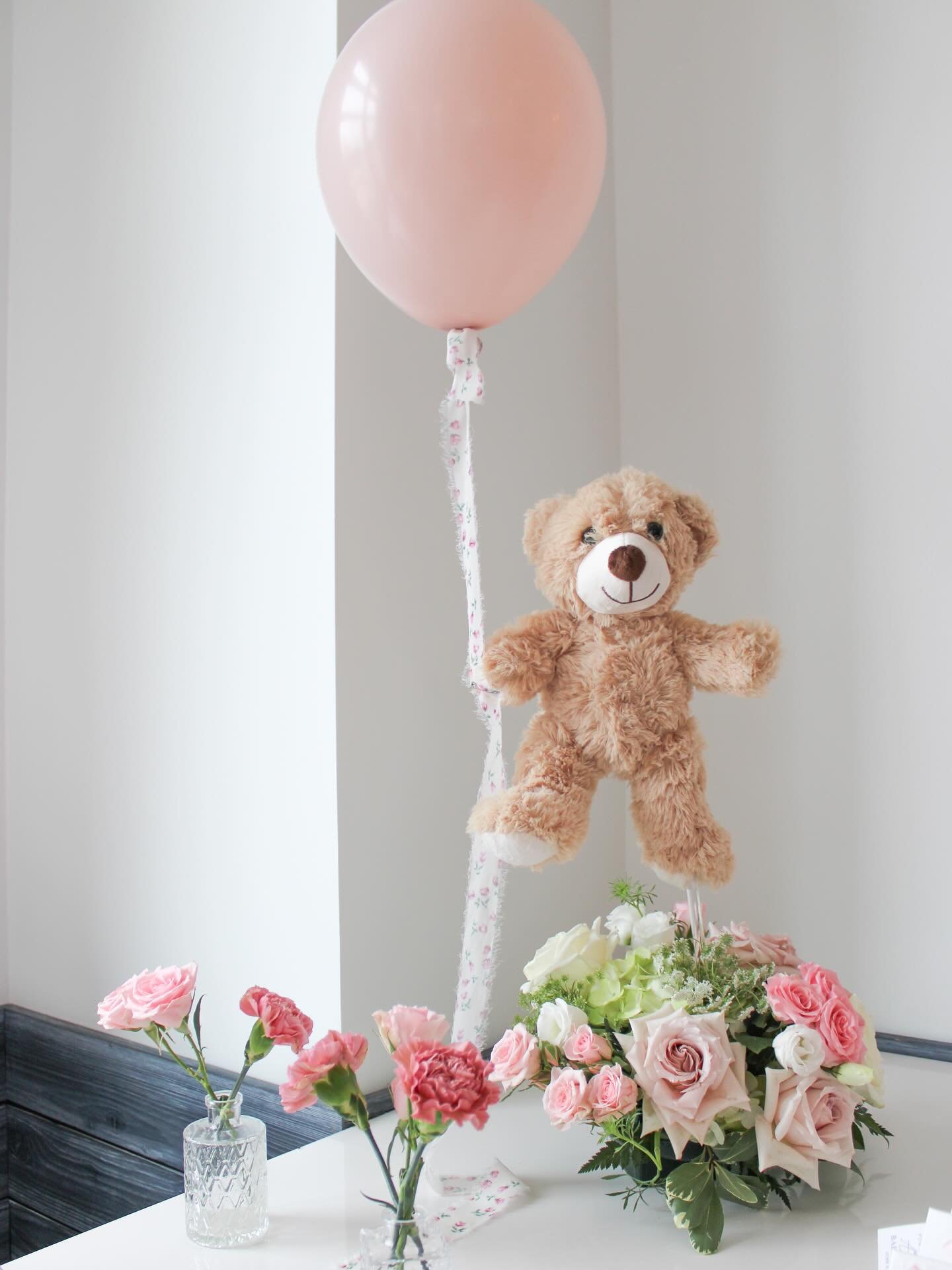 The sweetest center pieces 🧸
#eventstylist #eventstyling #njevents #southjerseyevents #eventdecor #eventdesign #tuftexballoons #balloonstylist #floraldesigns #floralbackdrop #floraldesign #backdrop #babyshower #babyshowers #babygirl #tuftex #kalisa