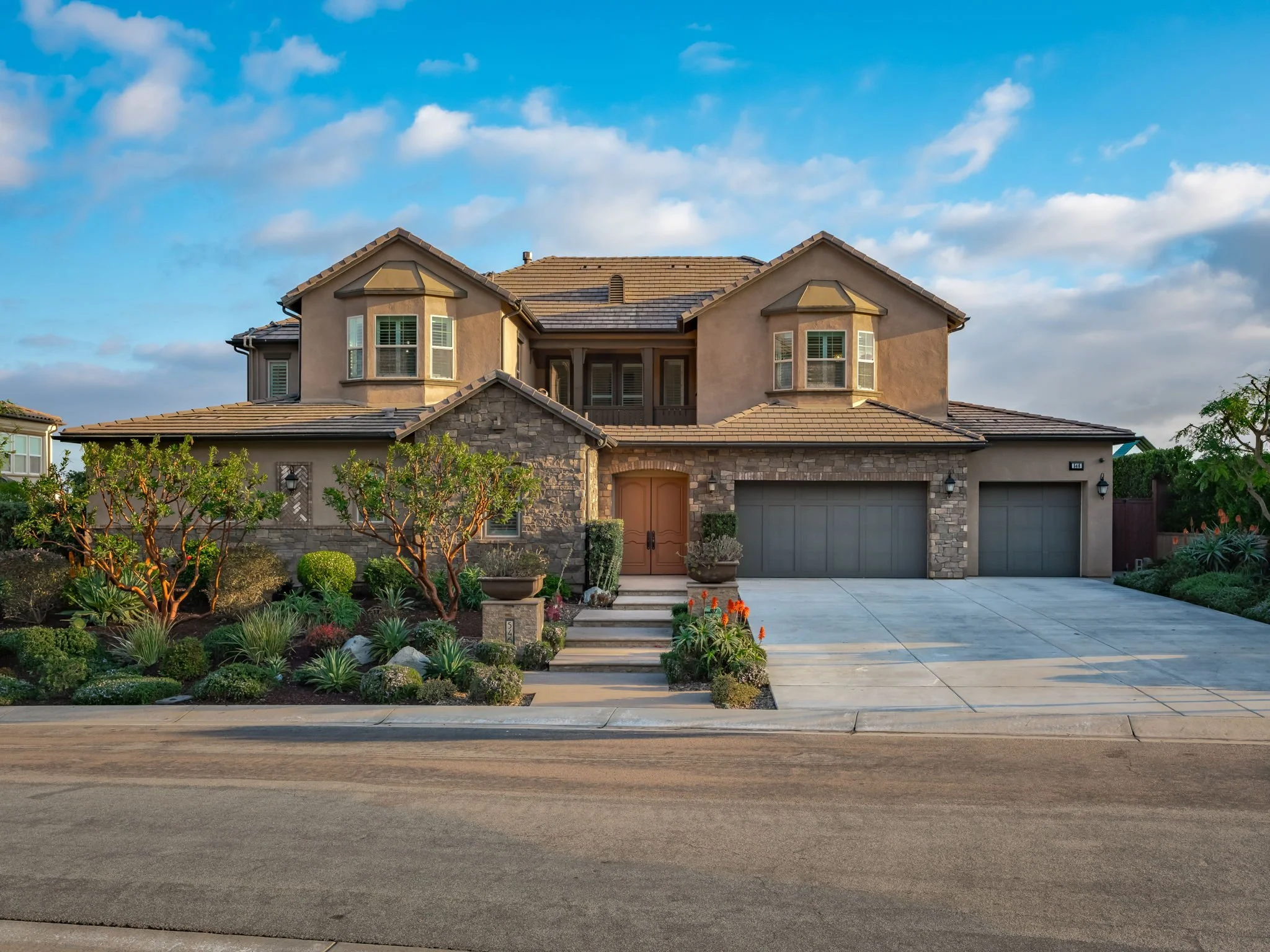 2-web-or-mls-546-Ledge-St-SandKasl-Imaging-Gary-Kasl-San-Diego-Residential-Hospitality-Photography-2.jpg