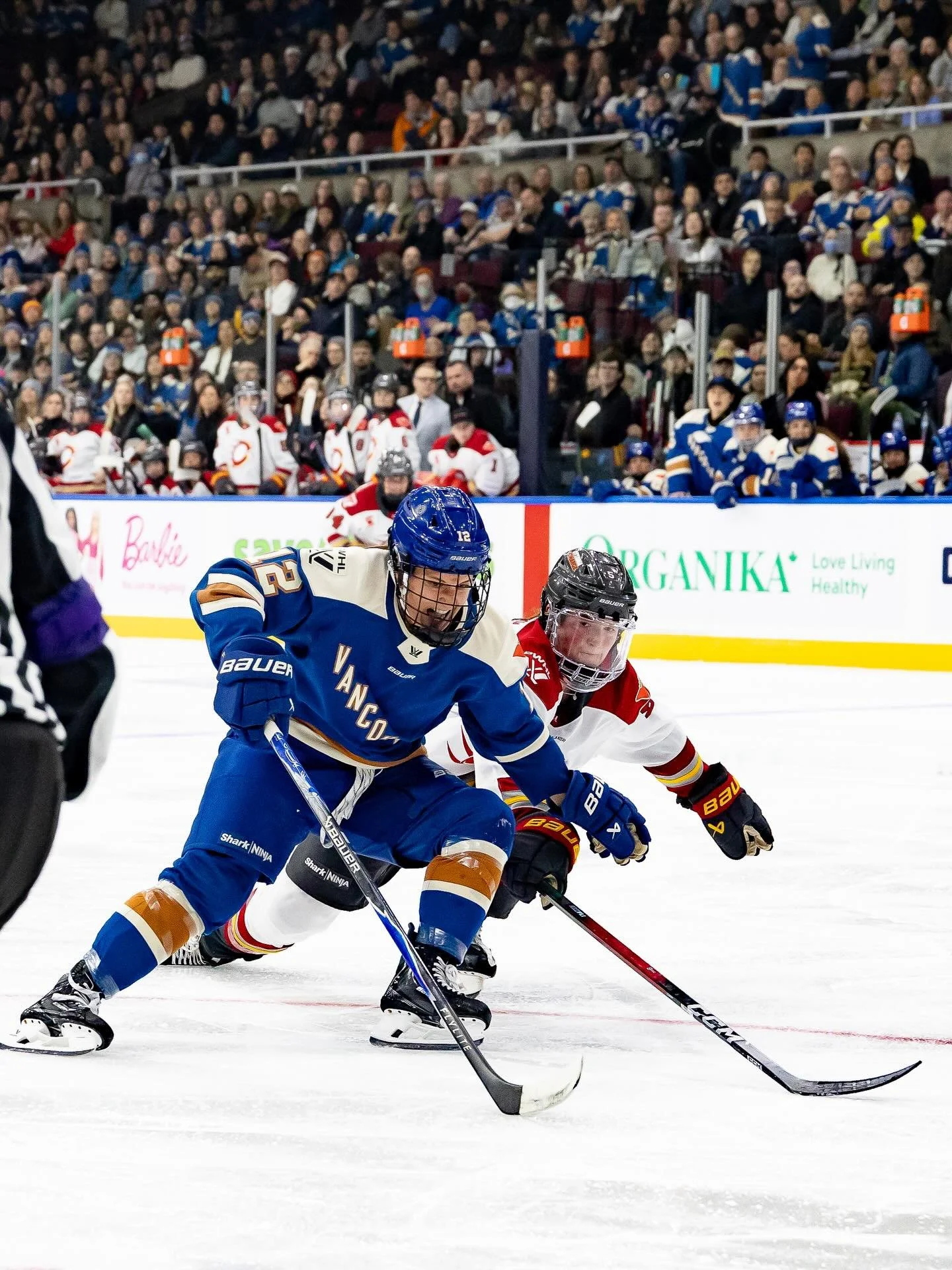 Vancouver Goldeneyes vs Ottawa Charge. Goldeneyes take the 2-1 win with goals from Chan and Gardiner. Campbell with 33 saves.