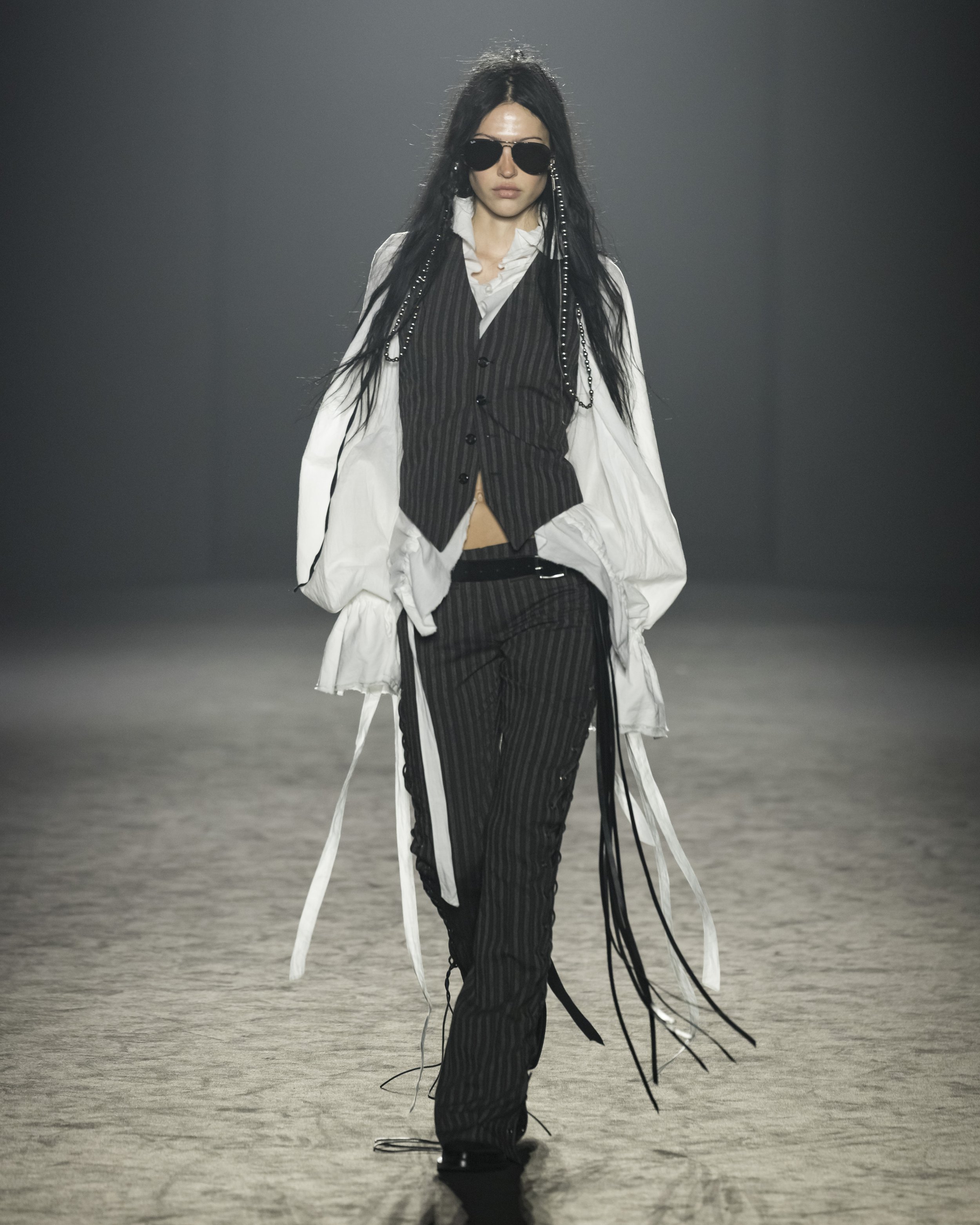Ann-Demeulemeester-FW25-Paris-28.jpg