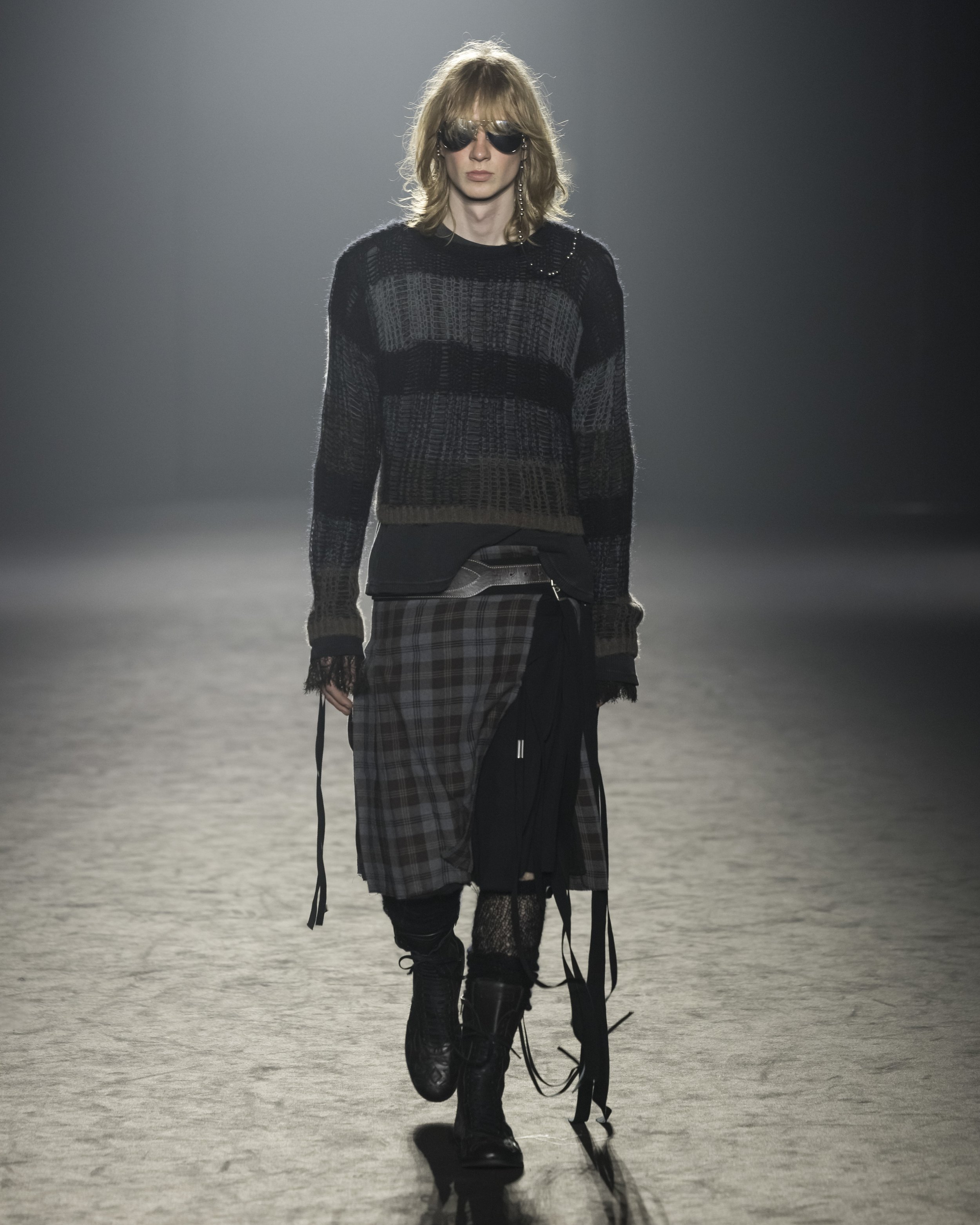 Ann-Demeulemeester-FW25-Paris-17.jpg
