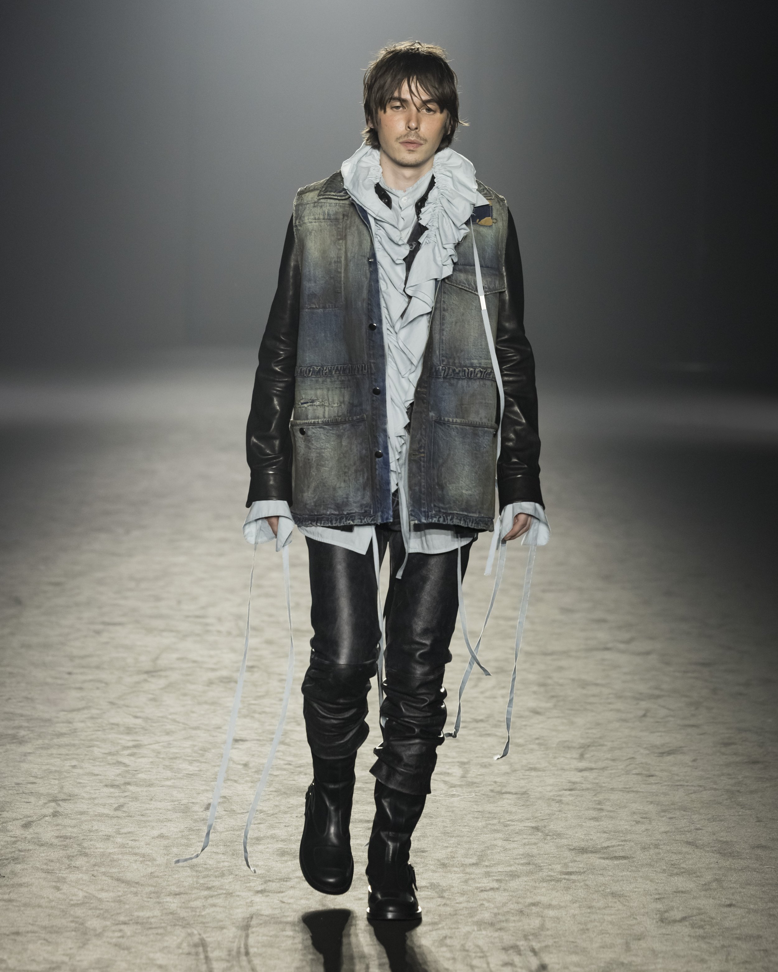 Ann-Demeulemeester-FW25-Paris-22.jpg