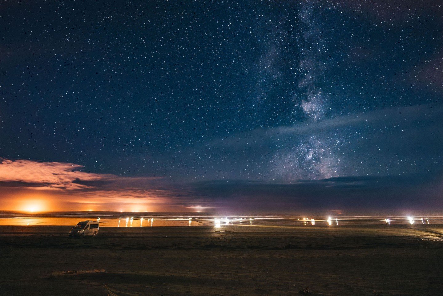 Christmas greetings from Ocean Shores! May all your days be merry and bright. ✨ 

📸 @CaptureShareRepeat