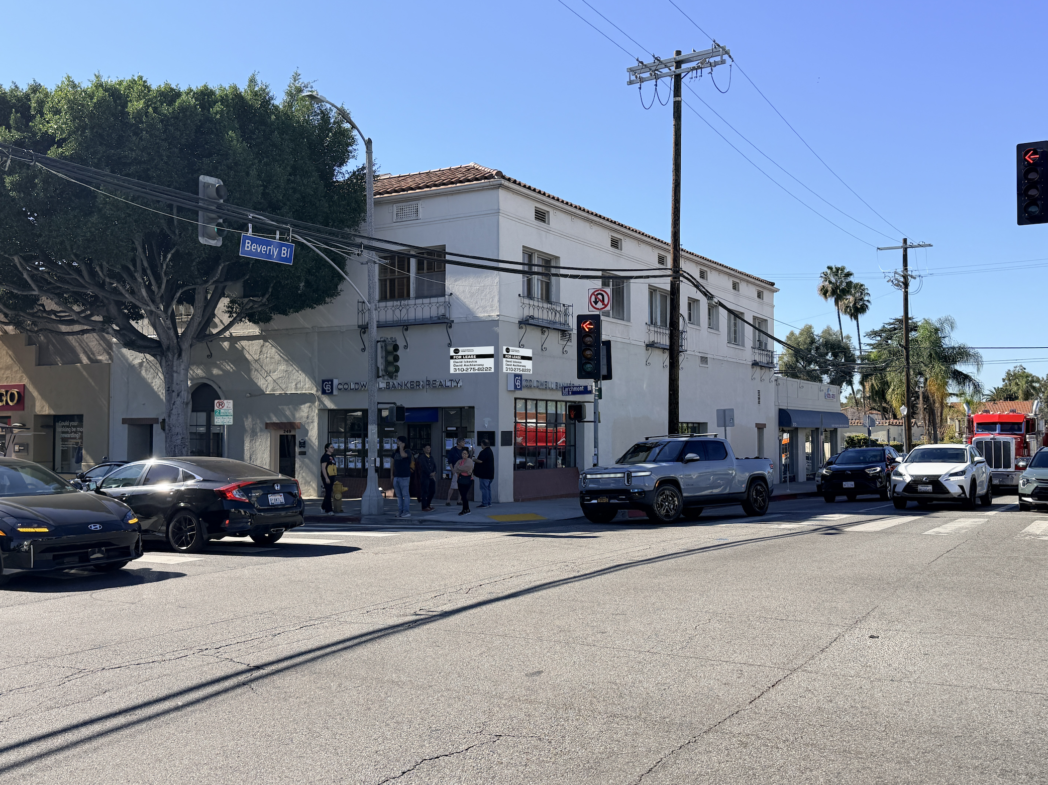 251 N. Larchmont Blvd: LEASED TO BOREKAS