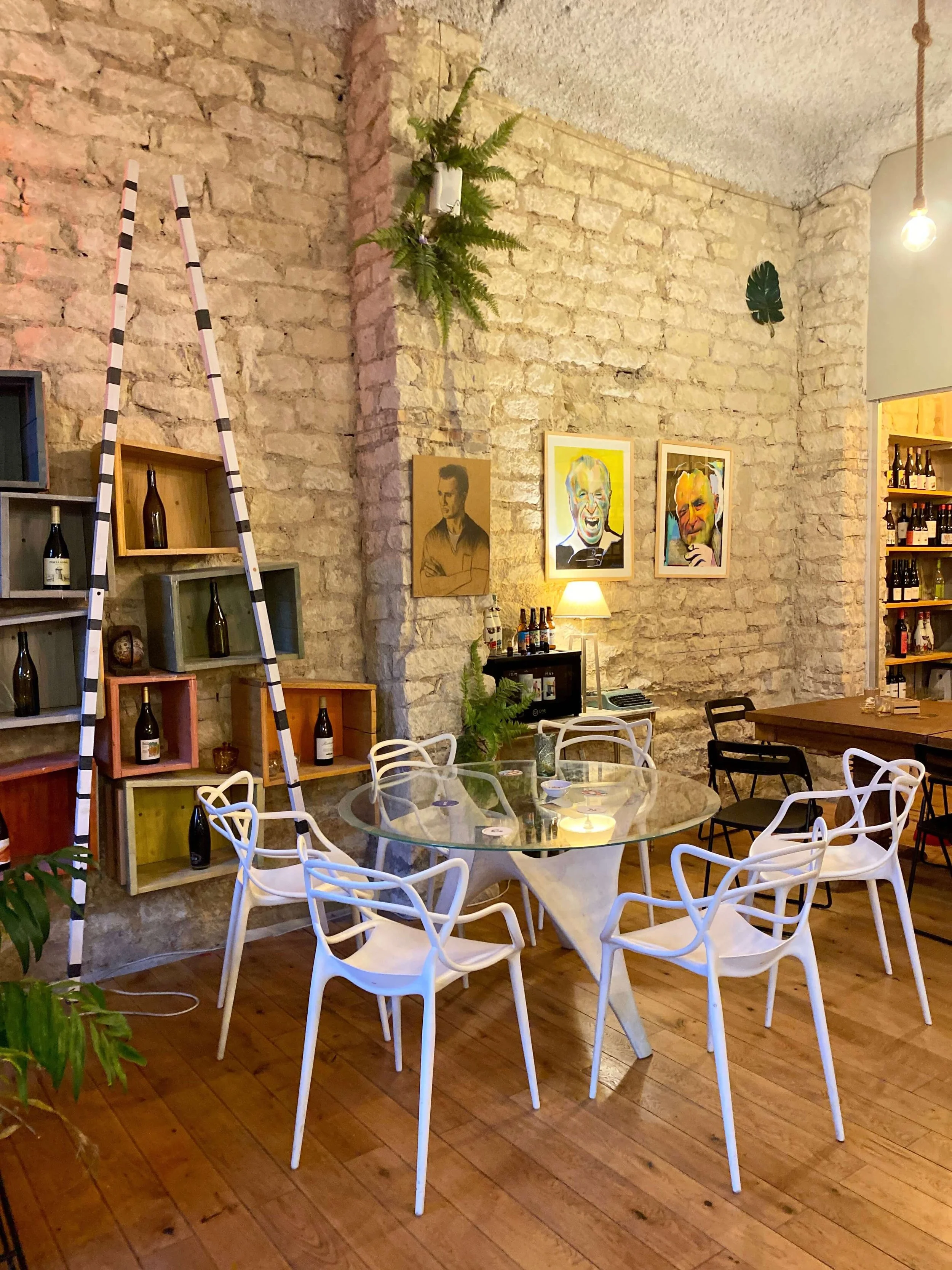 Pynchon Bookstore in Alicante_7.jpeg