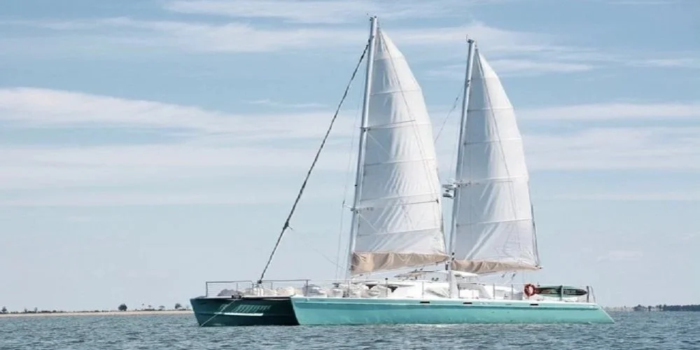 63 CATAMARAN05.jpeg