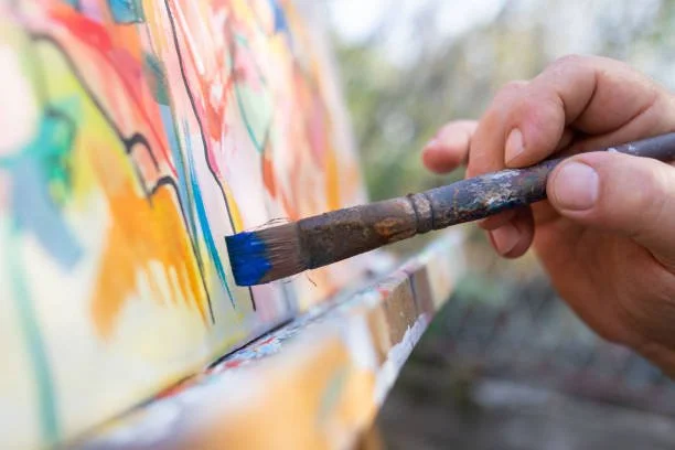 La pintura com a teràpia: quan el pinzell es converteix en un aliat emocional