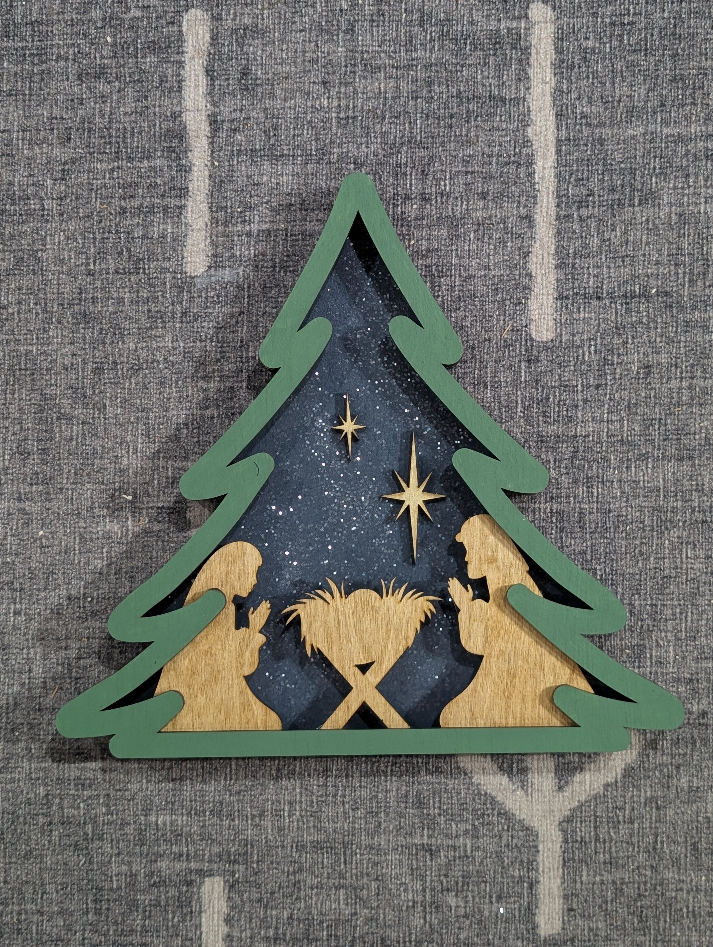 nativity tree.jpg