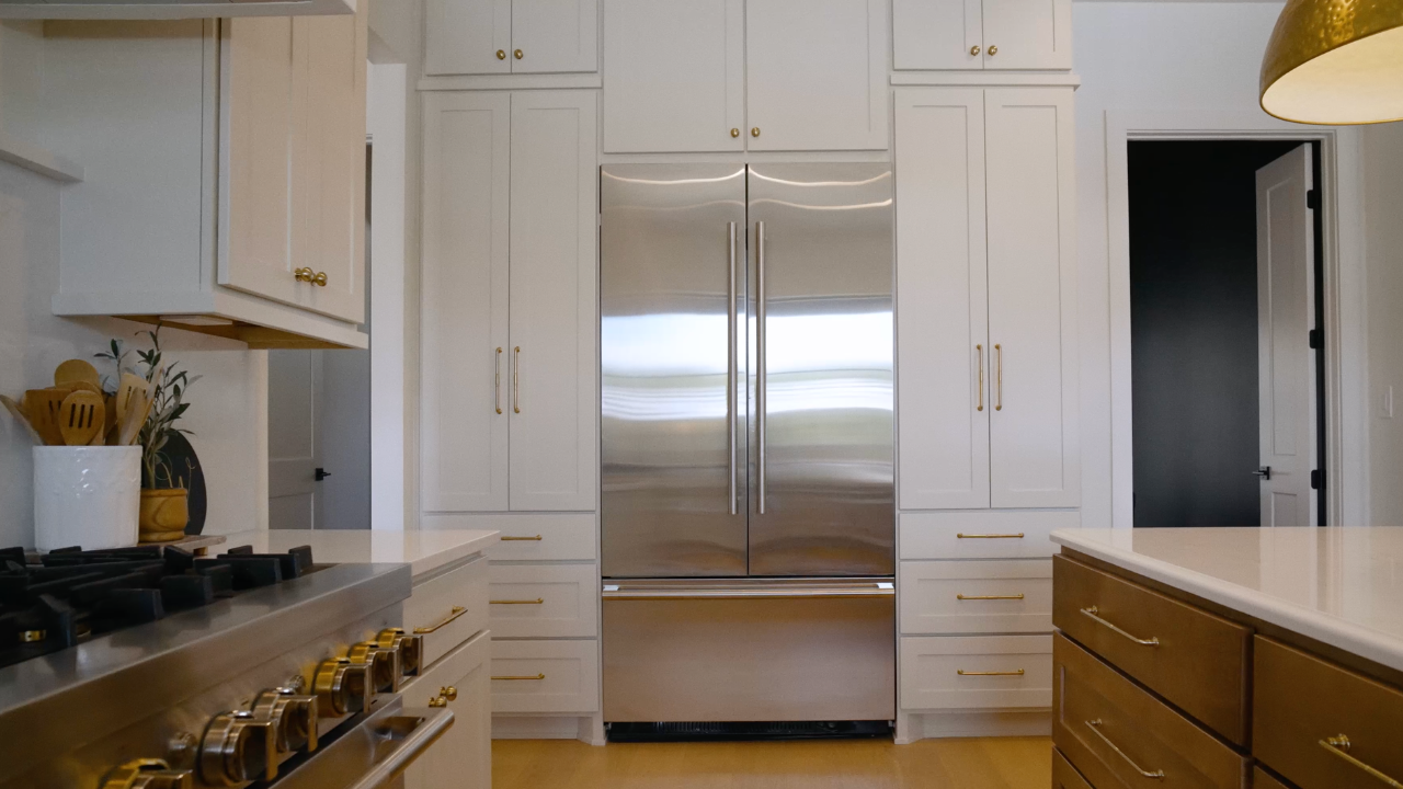 Ceiling-height custom cabinets by Hill Country home builders, with Texas Living Homes in Fredericksburg, Texas and the Texas Hill Country