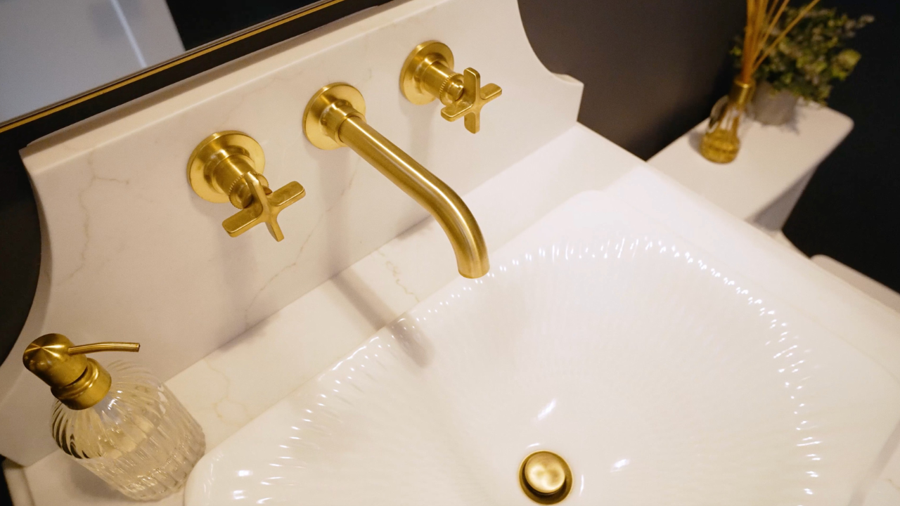 Powder bath by a luxury home builder in the Texas Hill Country, with Texas Living Homes in Fredericksburg, Texas and the Texas Hill Country
