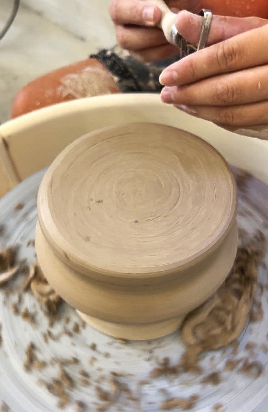 Handbuilding vs. Wheel throwing: Your Quick-Guide to Choosing Your First Pottery Class