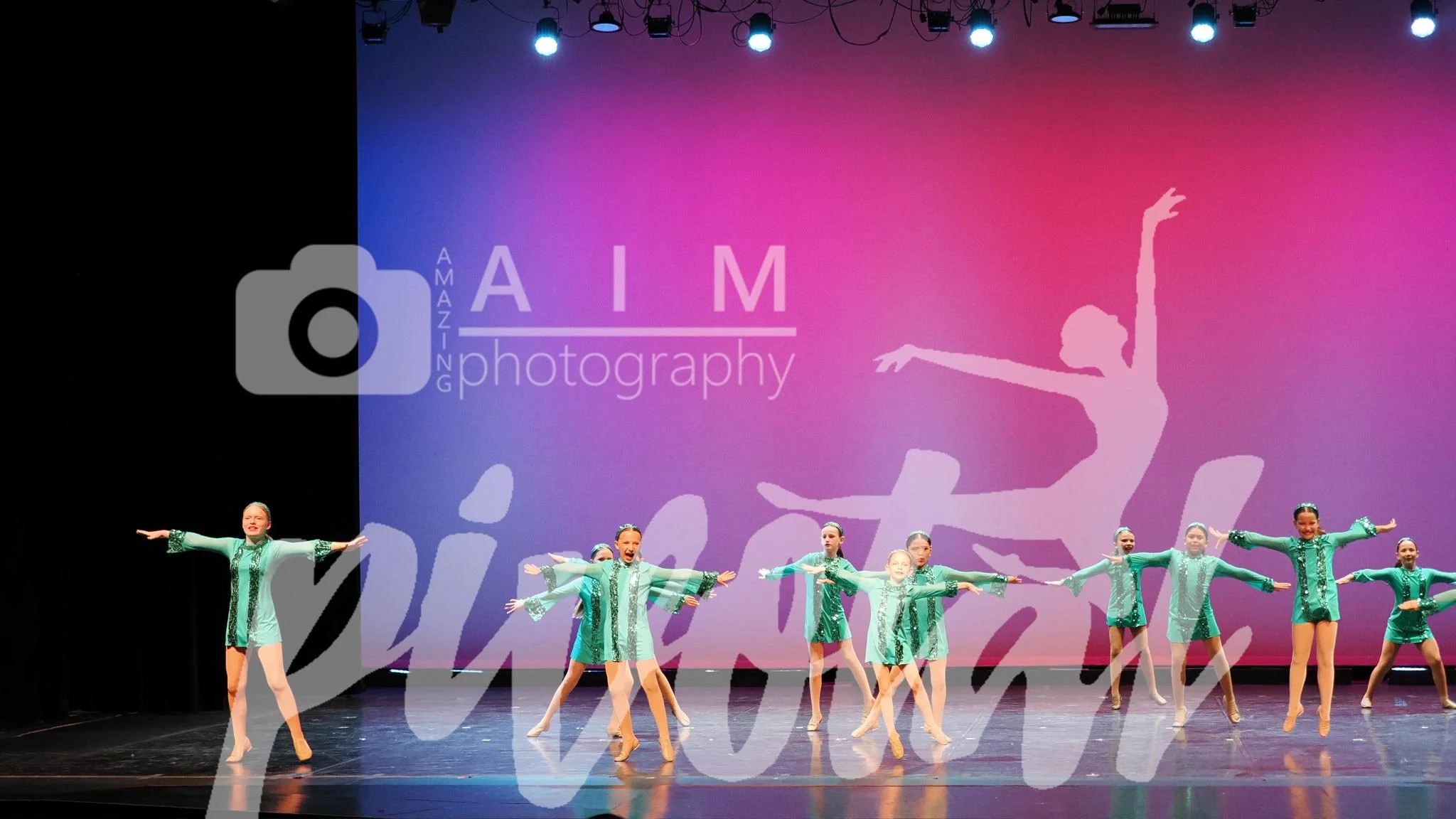 13 Shake Your Groove Thing (8).jpg