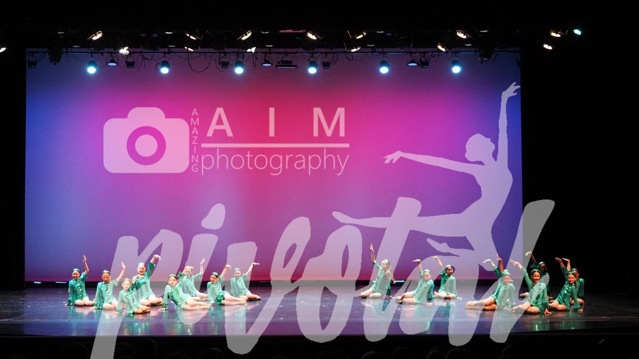 13 Shake Your Groove Thing (21).jpg