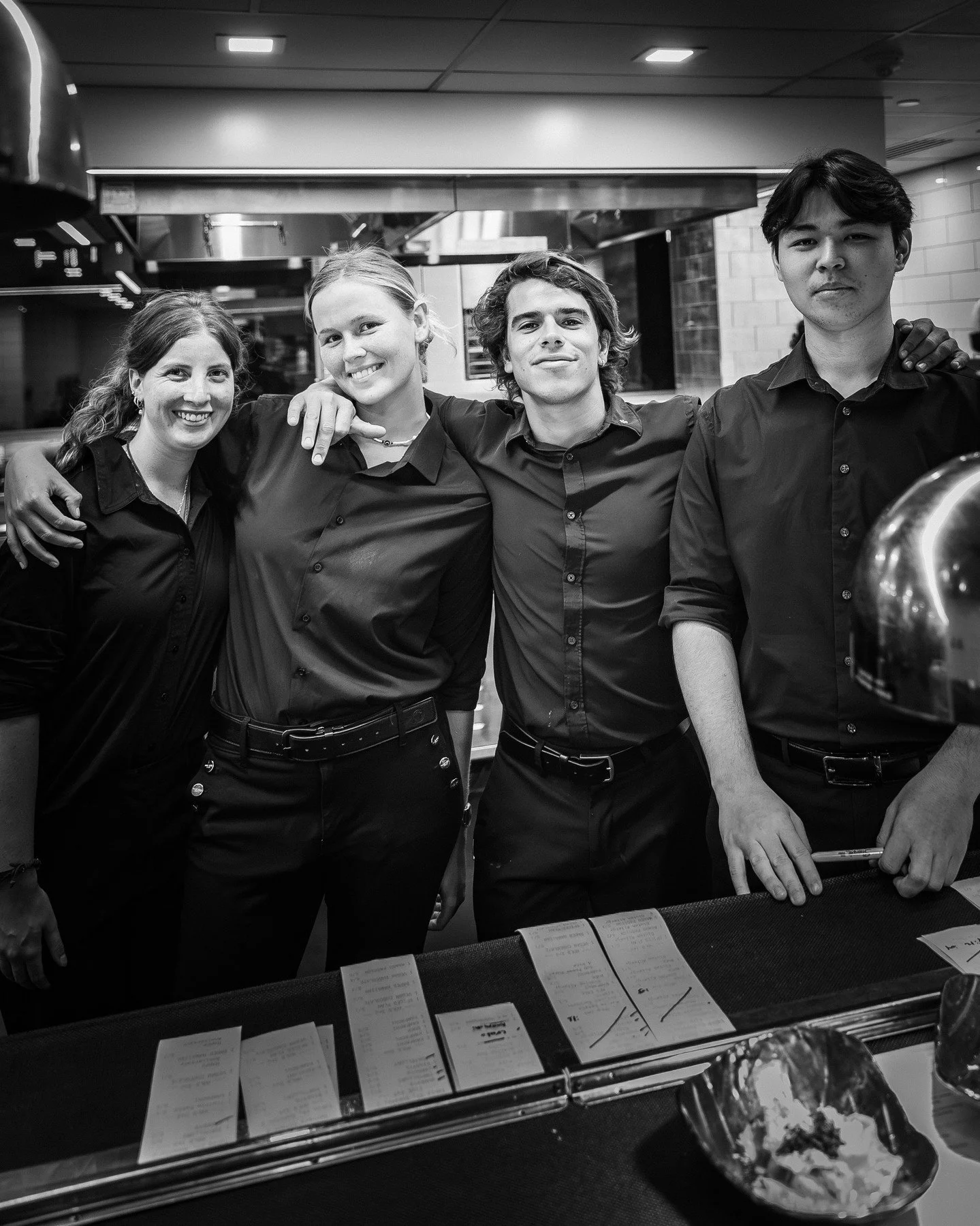 Hospitality starts here. Thoughtful, warm, and quietly exceptional, our team brings soul to the service, turning every dinner into something personal.
#HotelWailea #relaischateaux #therestauranthw

📸: @troxphotos