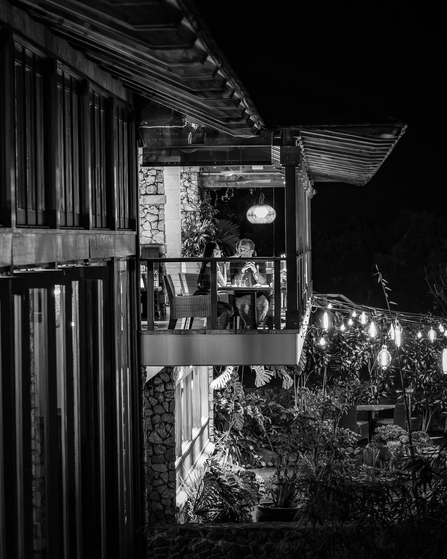 We know it&rsquo;s only December&hellip; but consider this your friendly reminder that Valentine&rsquo;s Day is officially less than 2 months away. 

And yes, the most romantic restaurant on Maui tends to fill up quickly!

If you're envisioning a rom