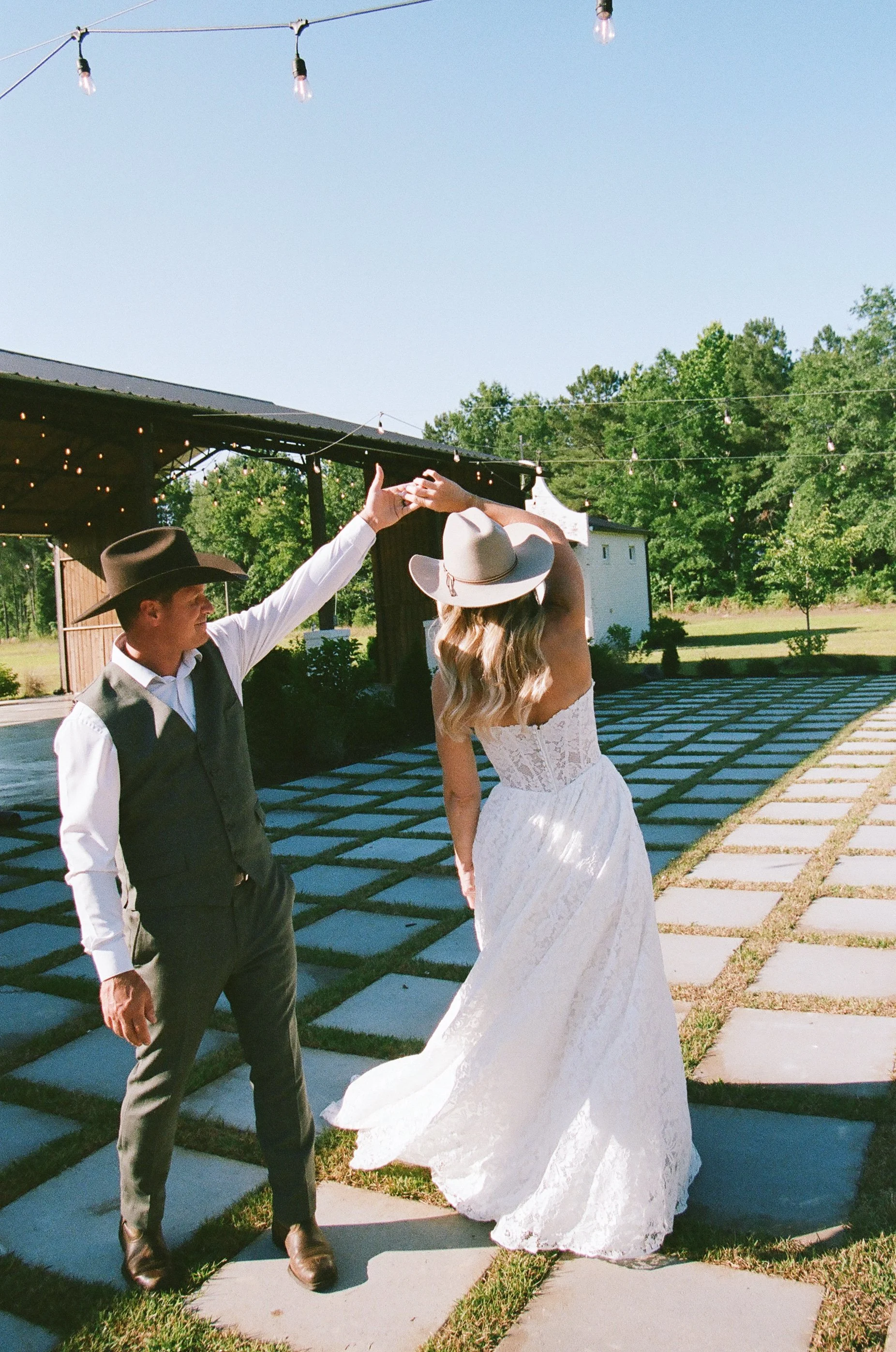 How to Choose the Perfect Wedding Venue Near Raleigh, NC (Complete Guide)
