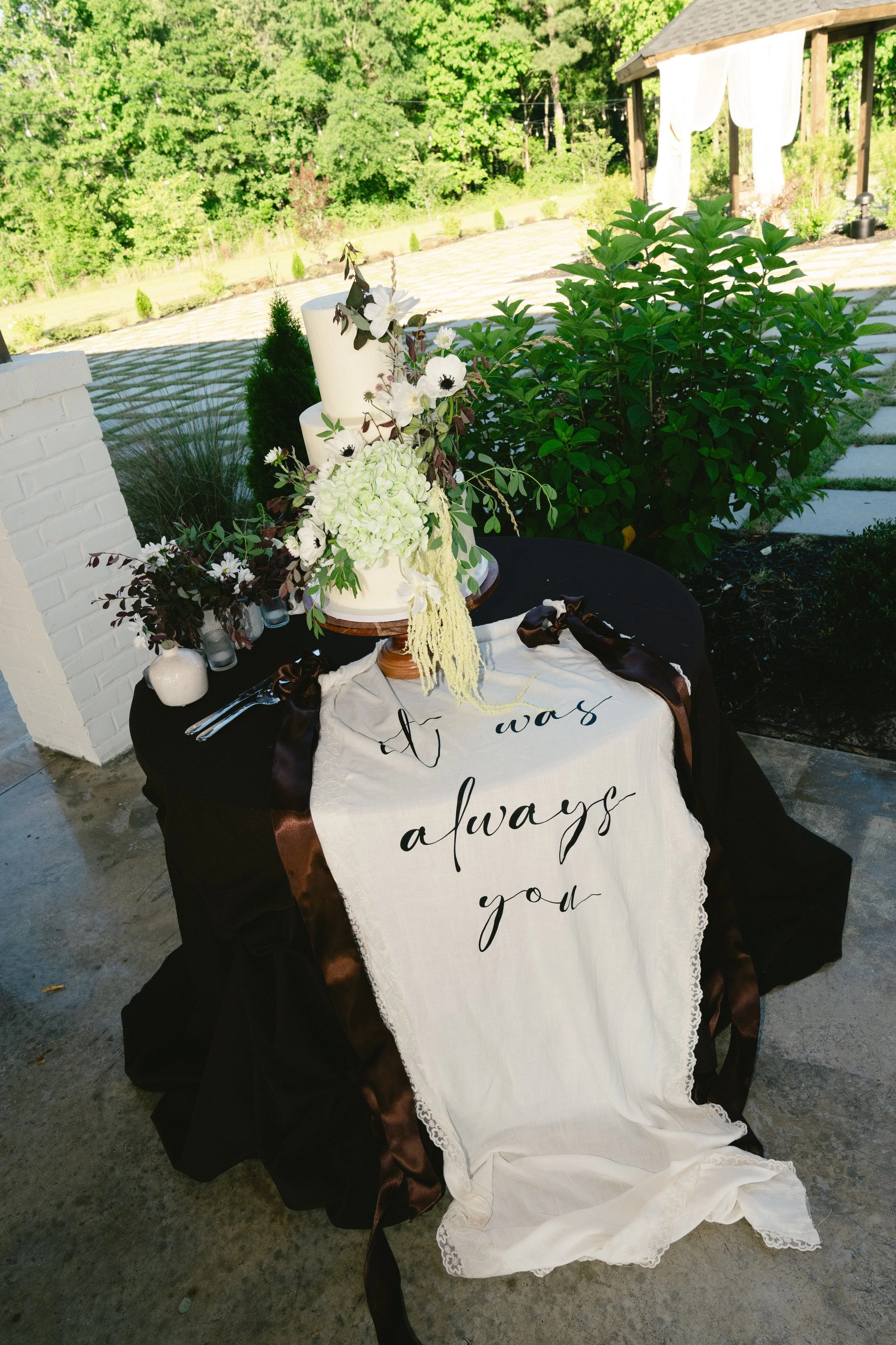 cake table cowboy chic suenos casa jk nc wedding venue