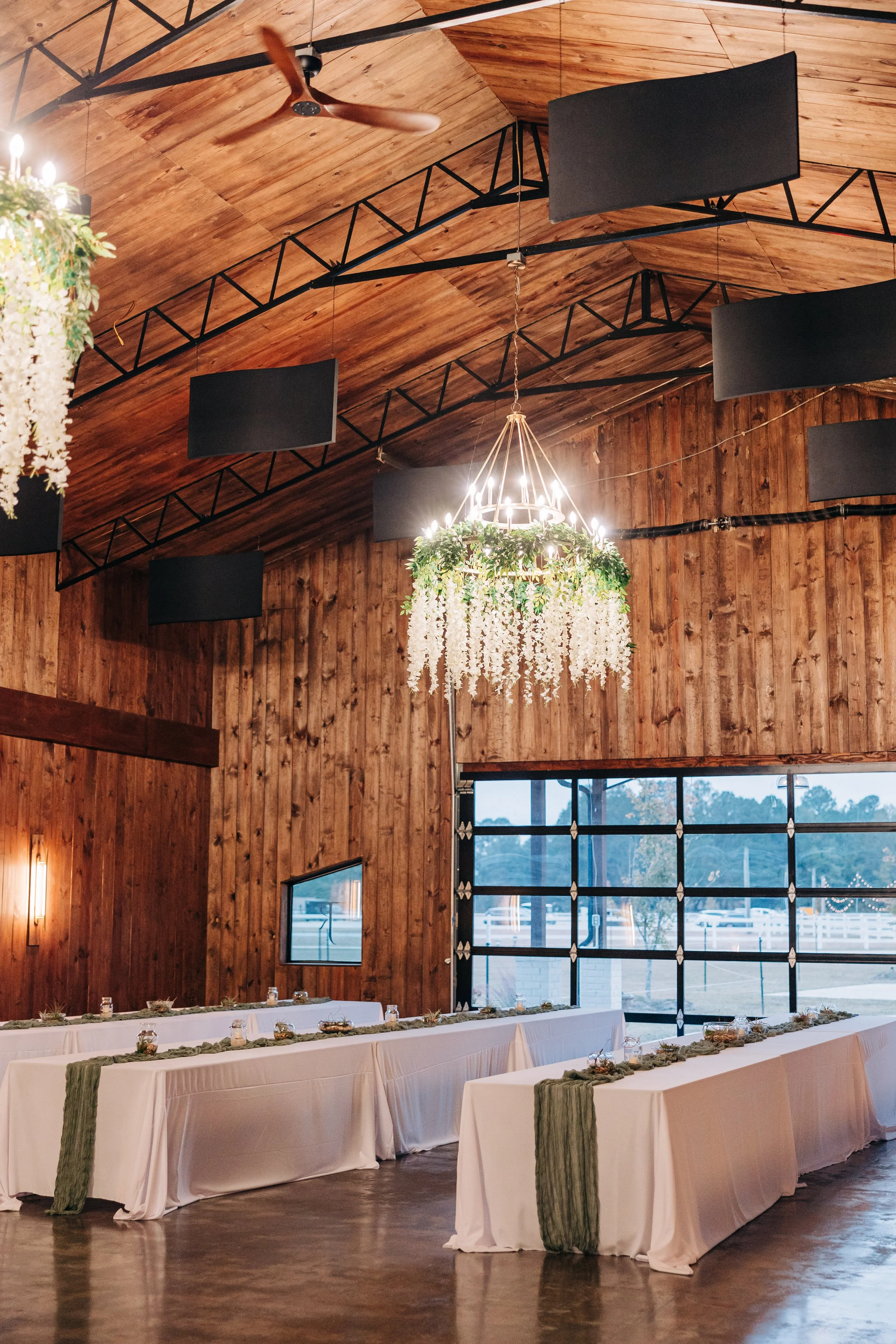 Family style seating for reception at Sueños outside of Raleigh
