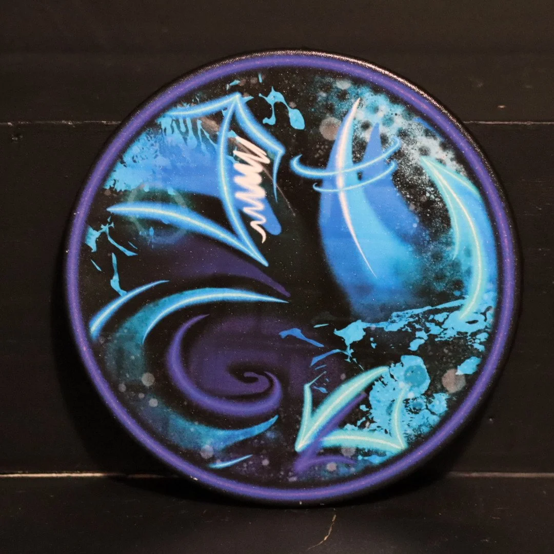Graffiti inspired deep blue graffiti flow original circle stretched canvas from Oklahoma artist AWE_Graffiti featuring brilliant shades of blue, flowing lifework and high quality