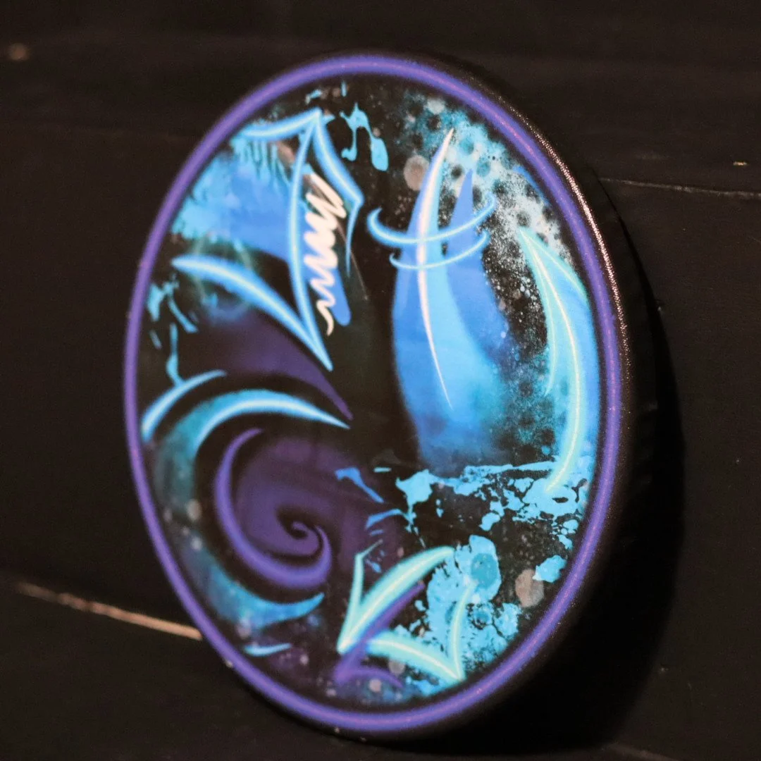 Graffiti inspired deep blue graffiti flow original circle stretched canvas from Oklahoma artist AWE_Graffiti featuring brilliant shades of blue, flowing lifework and high quality