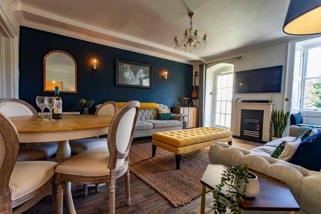 Georgian House 05