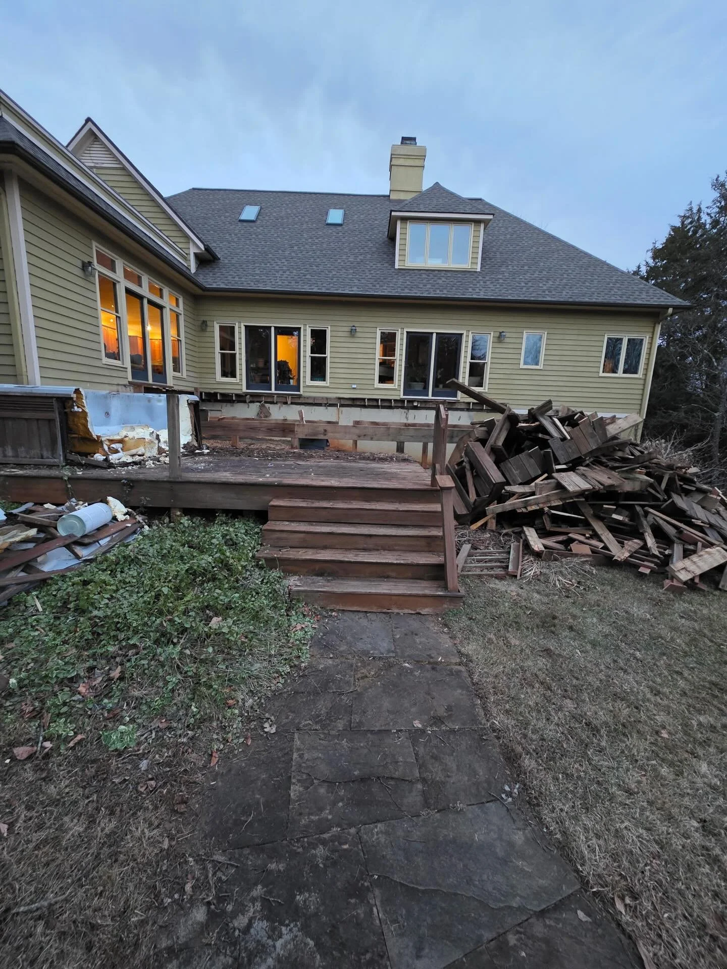 Demo, demo, and more demo 😮&zwj;💨

This 3-tiered deck in Earlysville is quite the beast and Chase and Bowdie got after it! 

Soon enough it will be completely rebuilt with an adjusted footprint of the following features:

▪️Clear and Better Premium