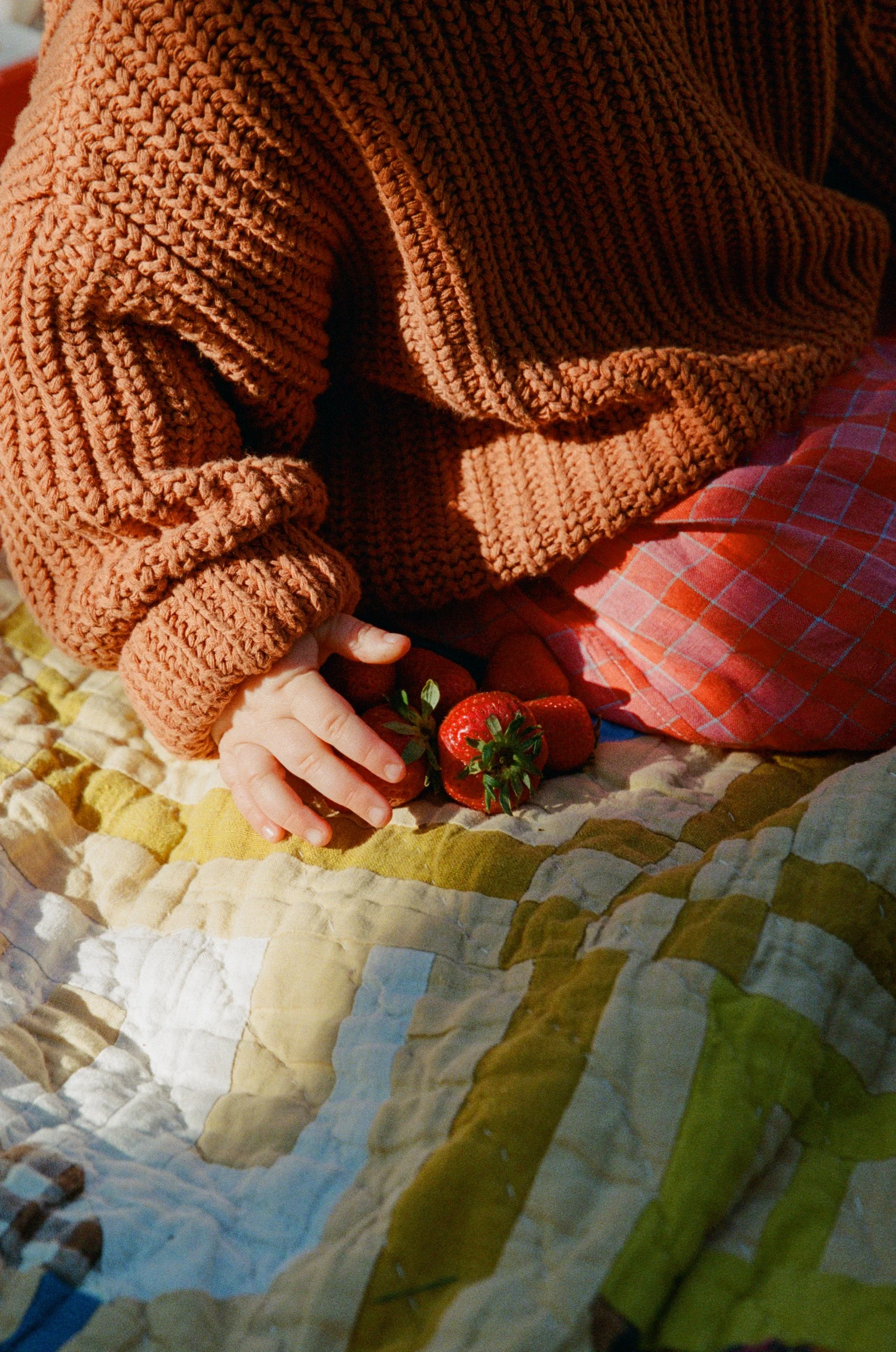 JuliaAriPhoebeSpring2026-24.jpg