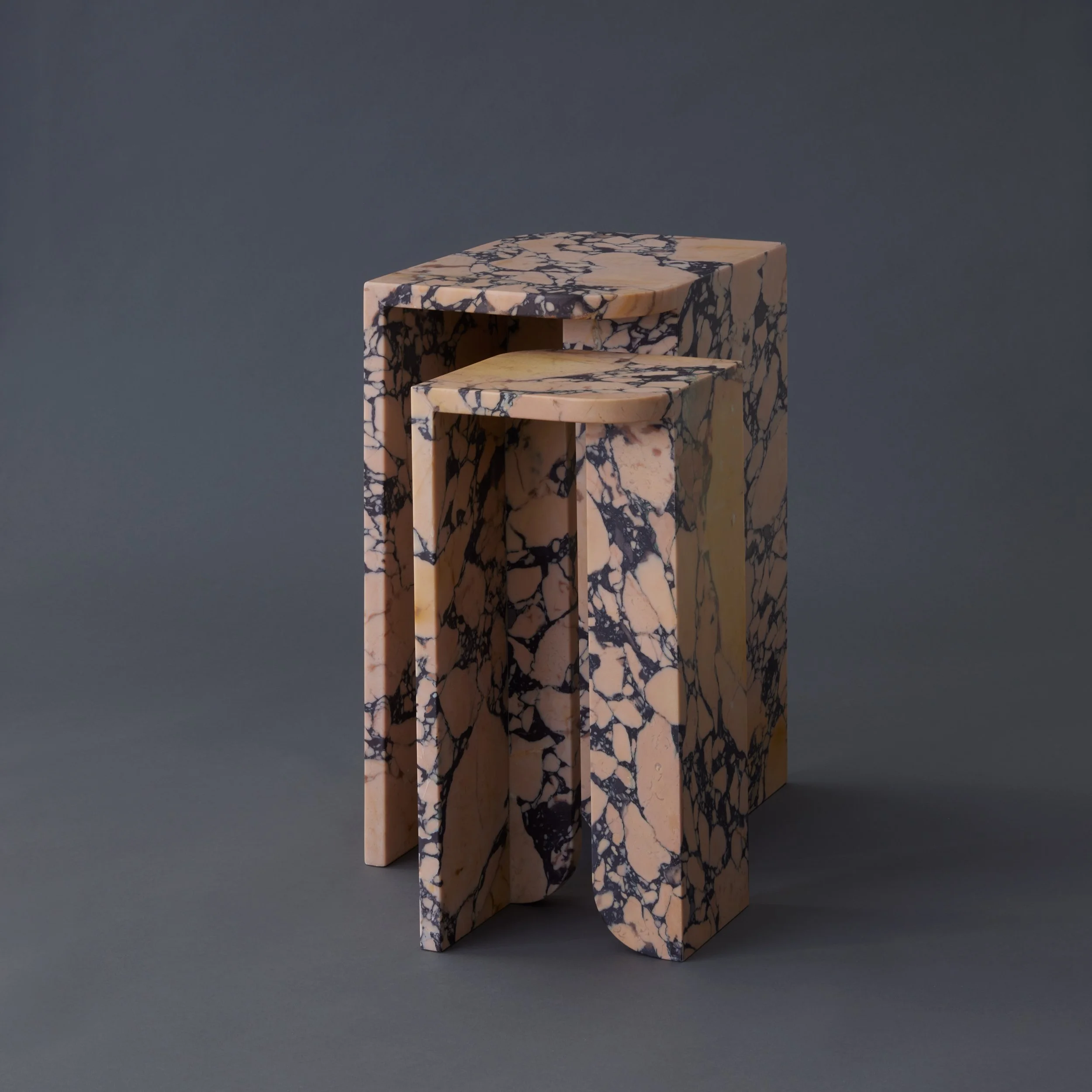 ARowley_OtrasFormas_Fall2025_2851_NestingTables_Surun_ ret3.jpg