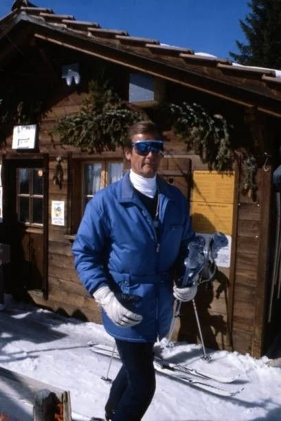 roger moore ski.jpg
